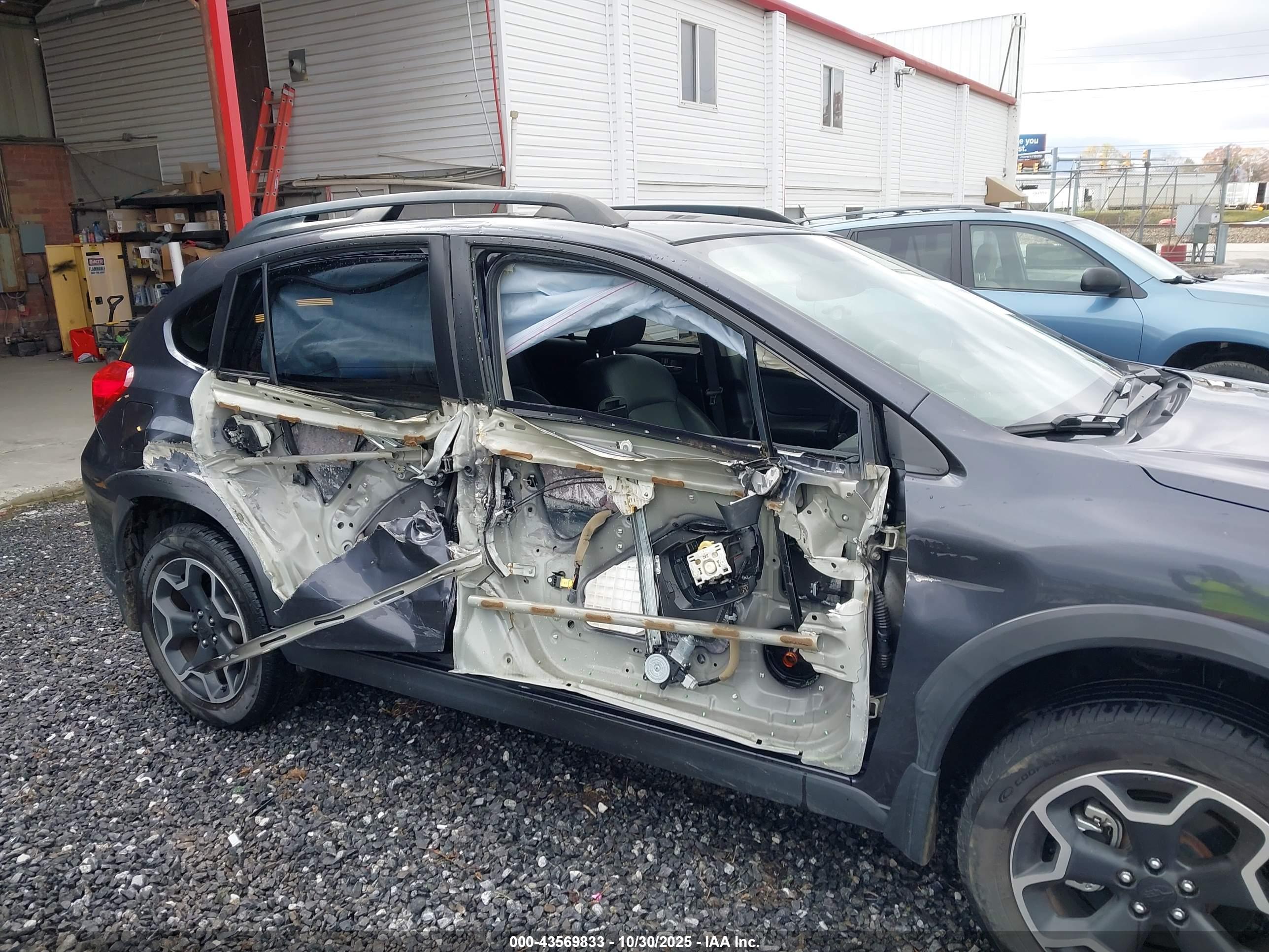 SUBARU XV image 6
