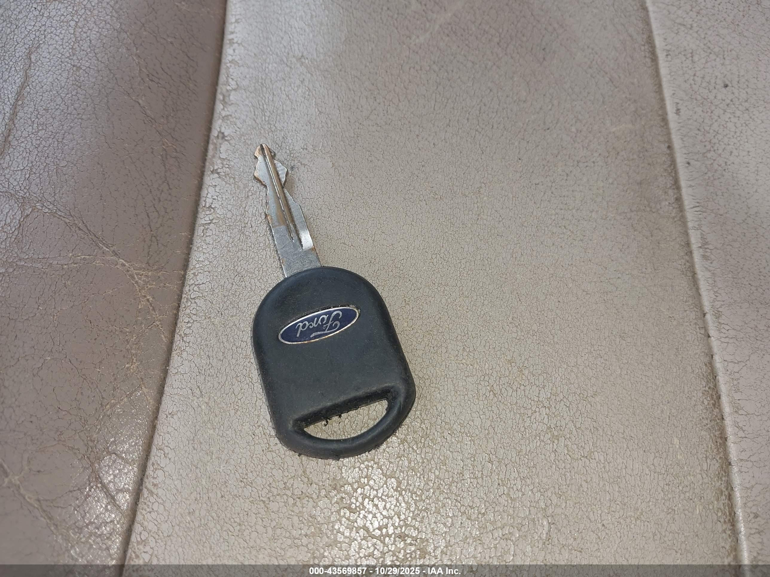 FORD EXPEDITION image 11