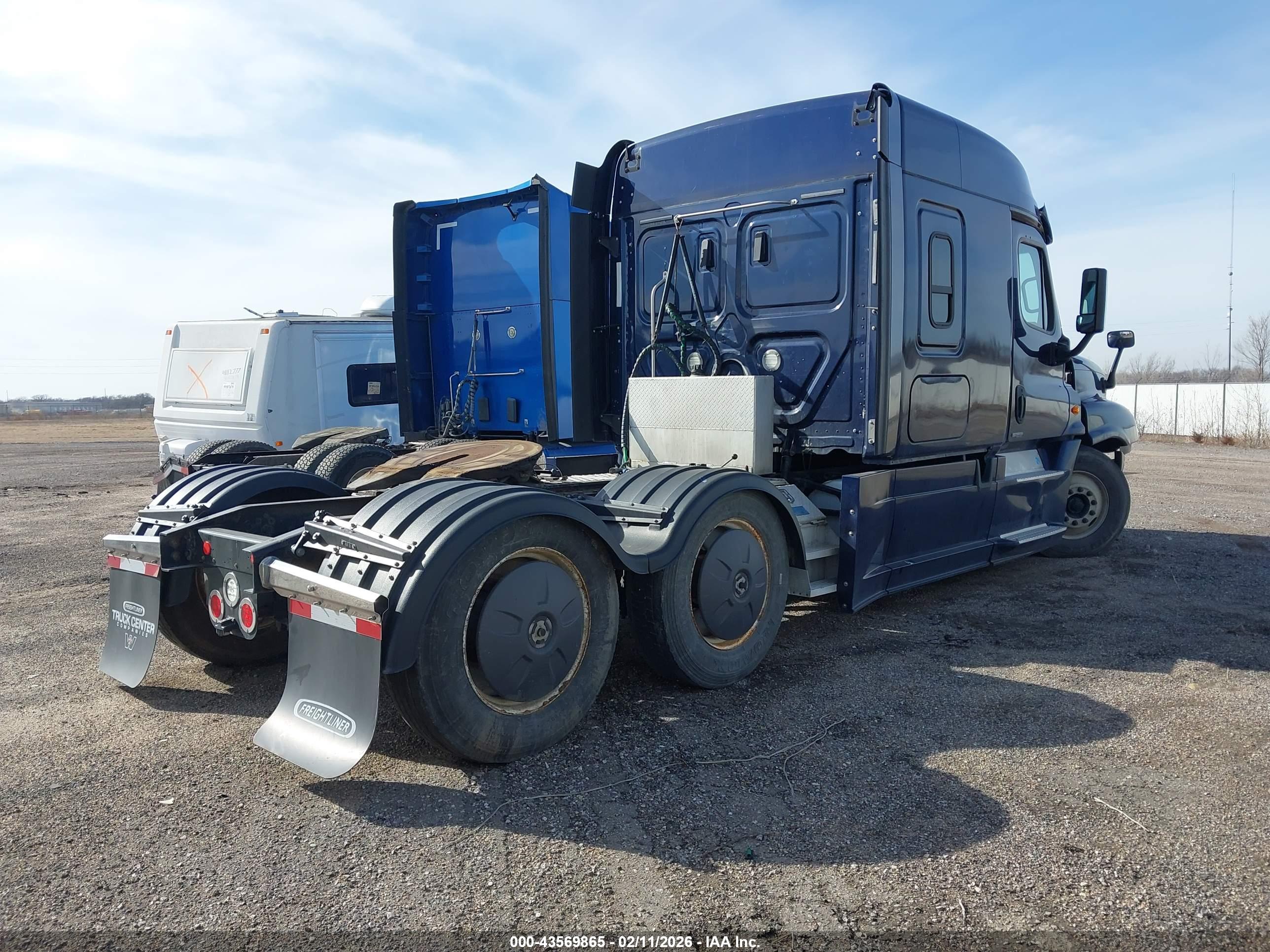 FREIGHTLINER CASCADIA image 4