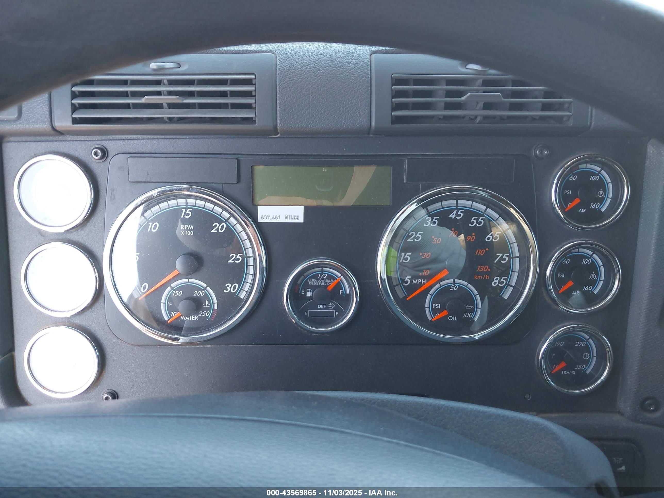 FREIGHTLINER CASCADIA image 6