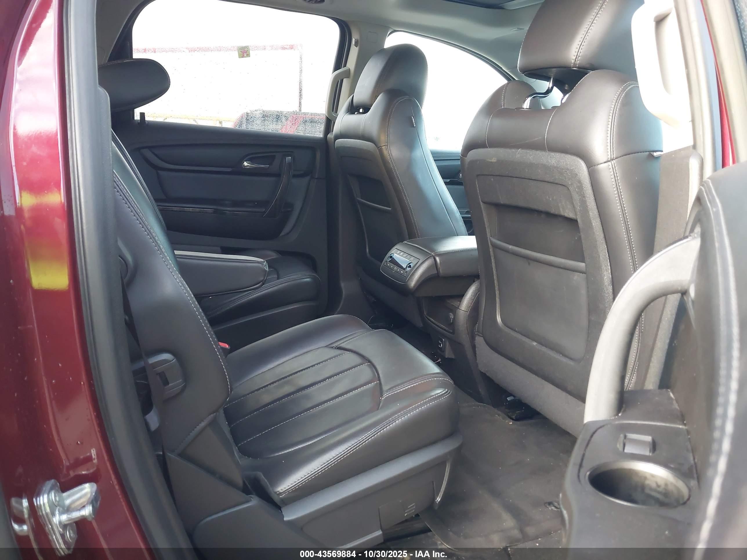 GMC ACADIA image 8