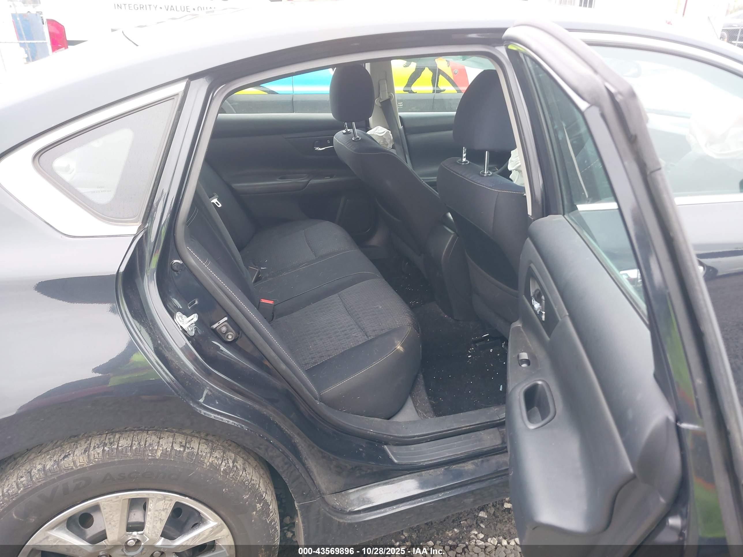 NISSAN ALTIMA image 8