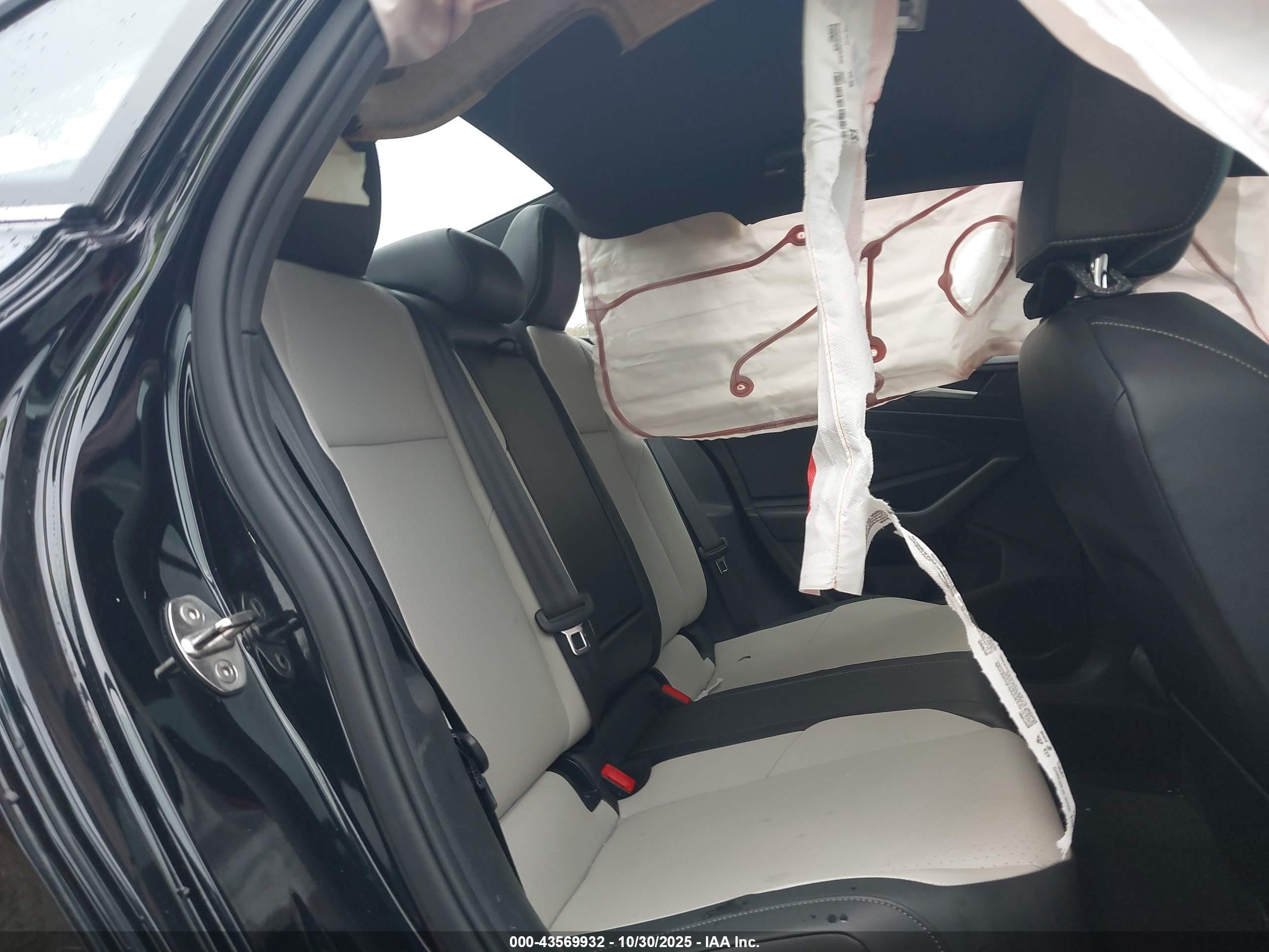 VOLKSWAGEN JETTA image 8