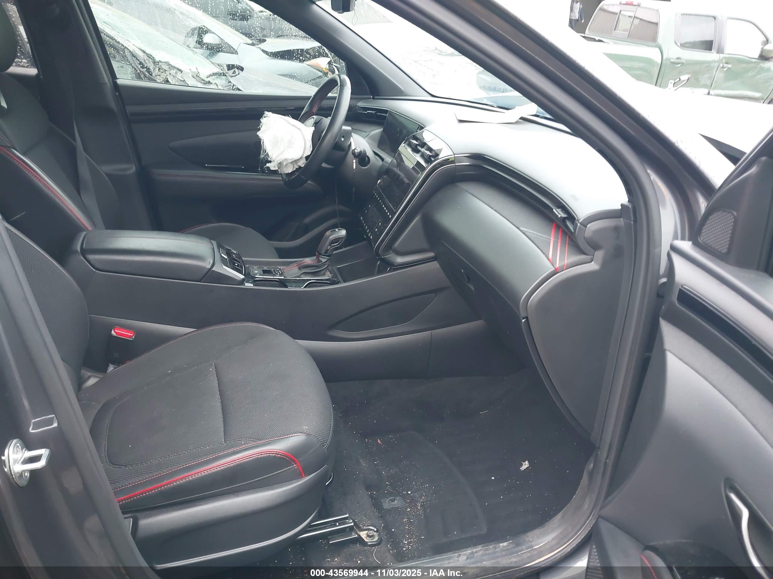 HYUNDAI TUCSON image 5