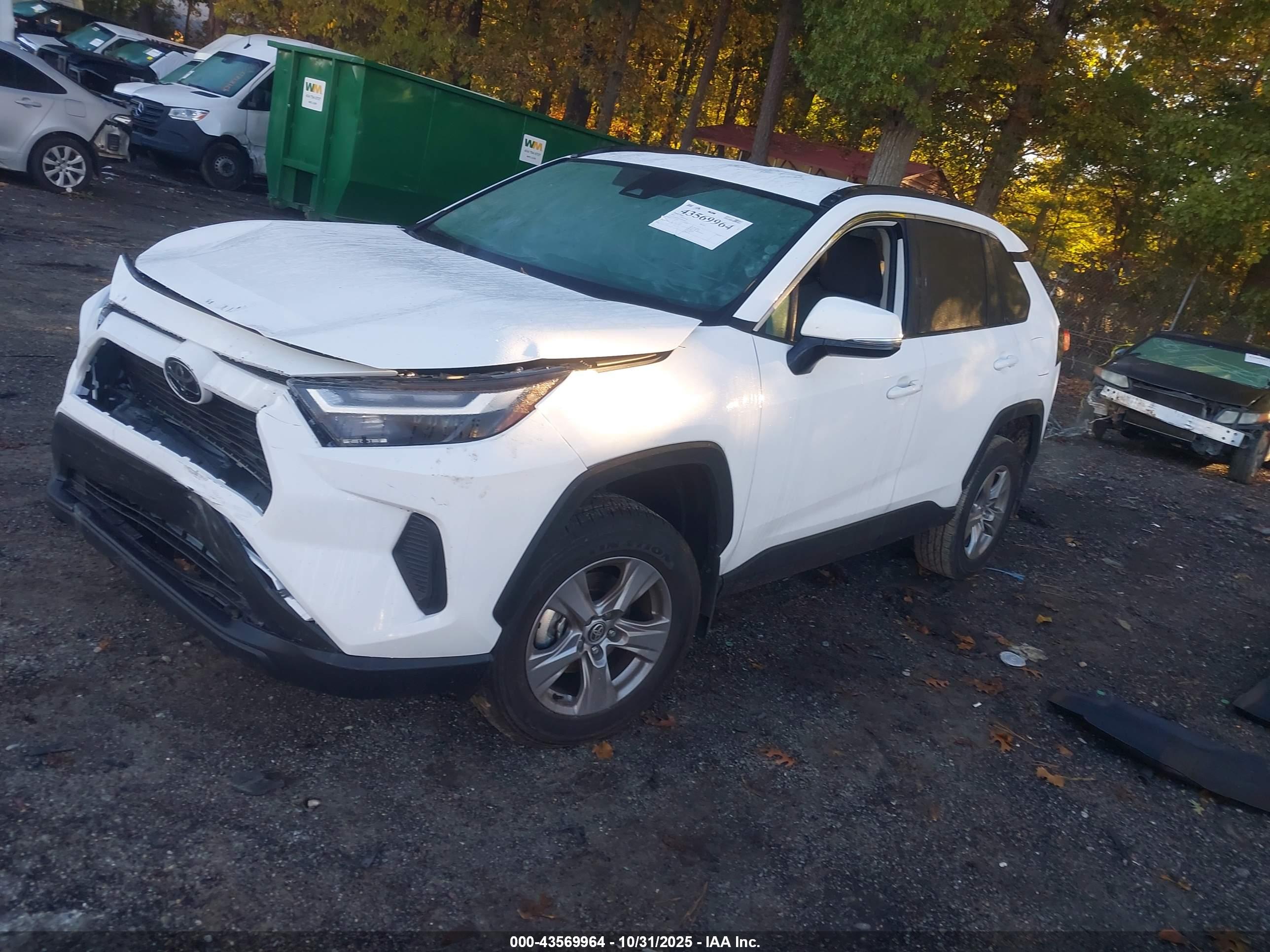 TOYOTA RAV4 image 2