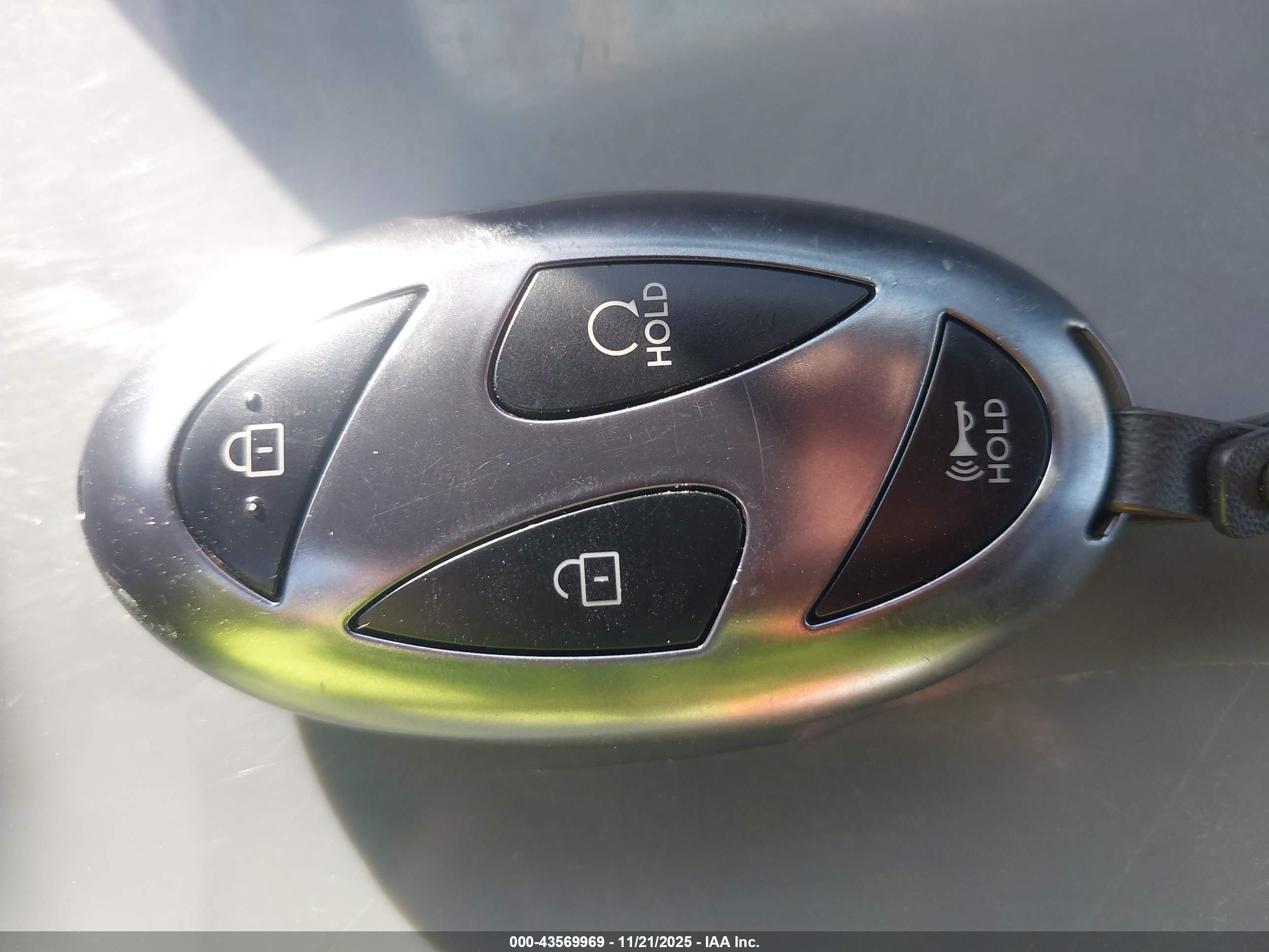 HYUNDAI TUCSON image 11