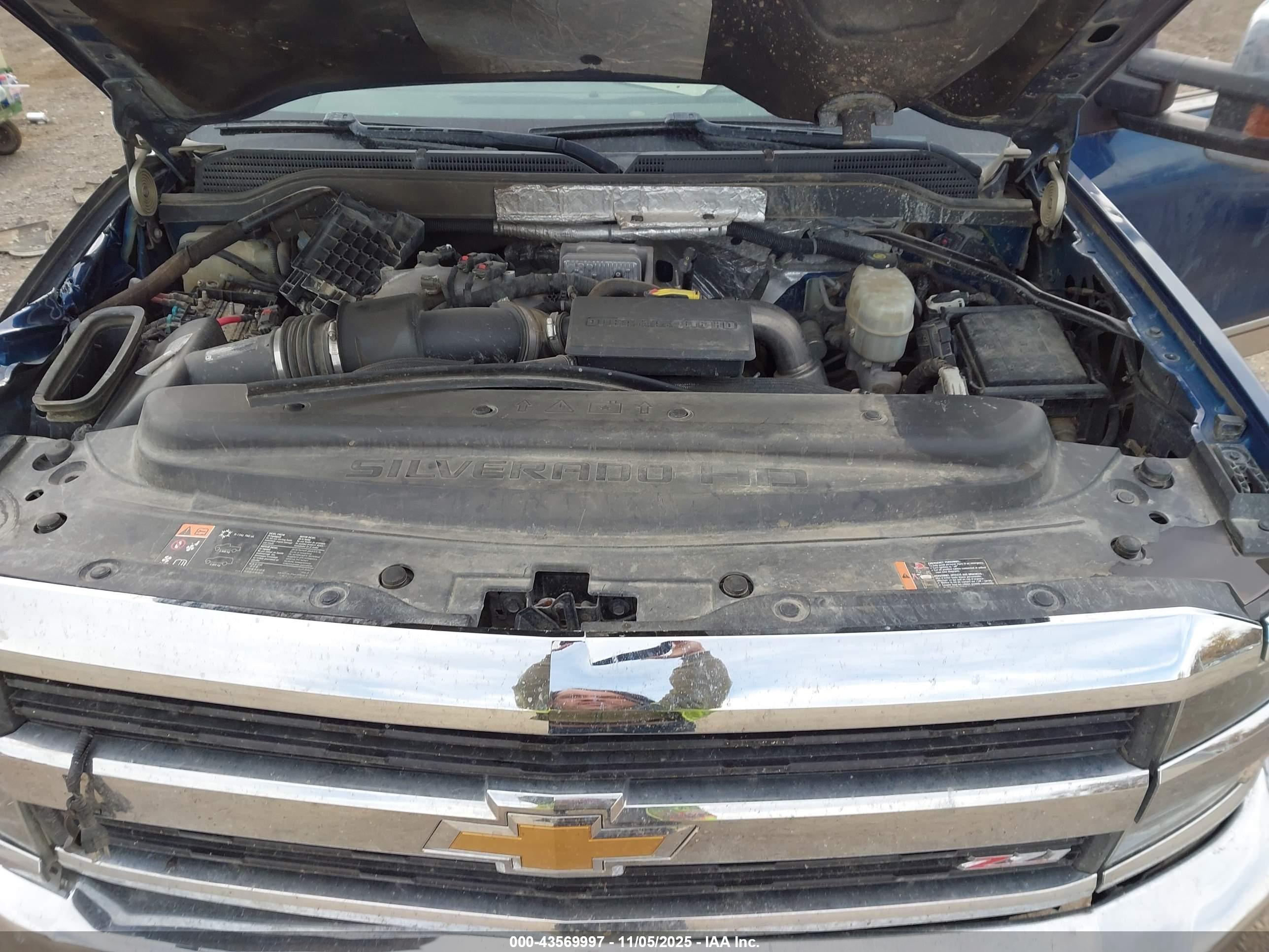 CHEVROLET SILVERADO image 10