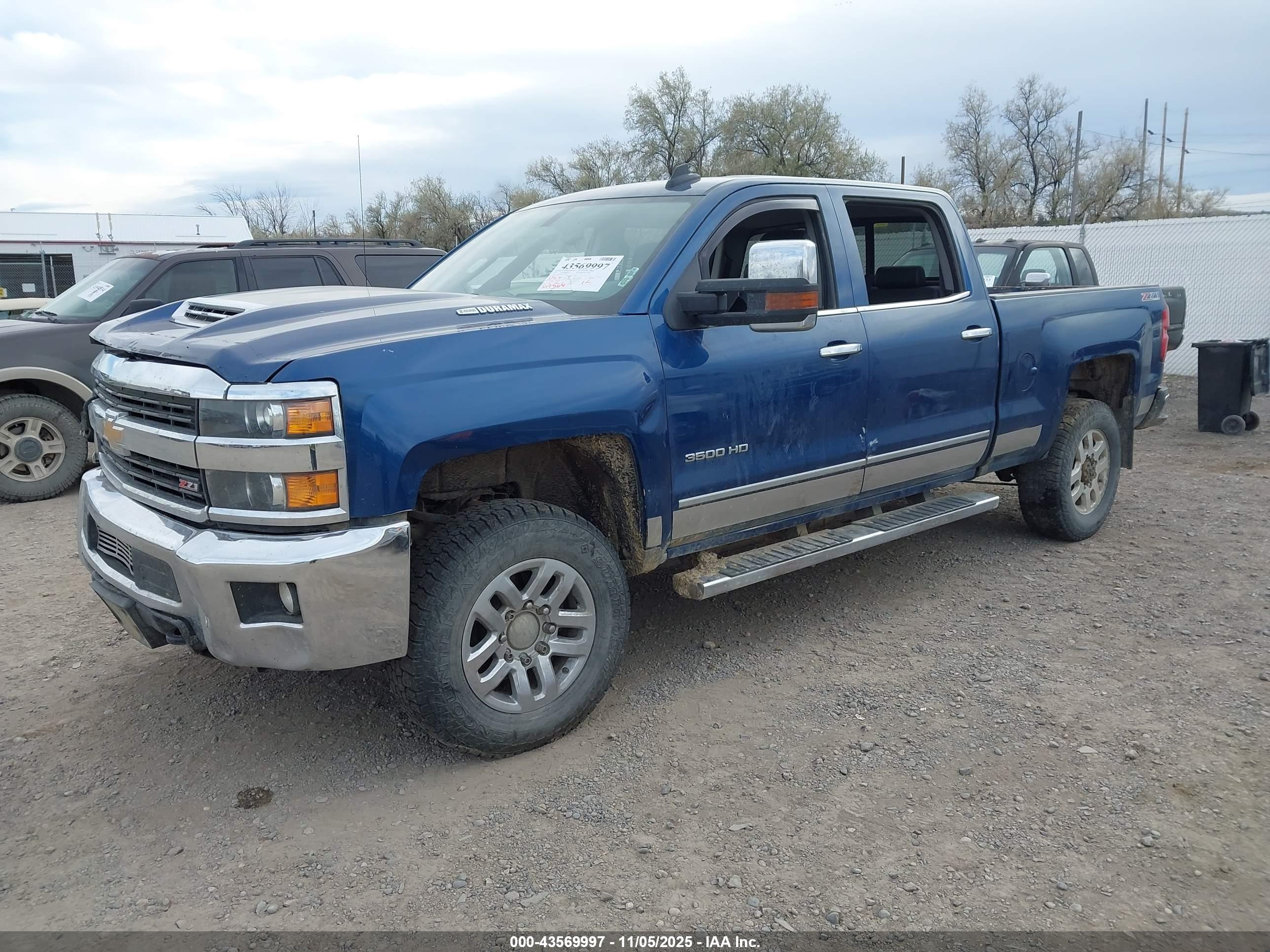 CHEVROLET SILVERADO image 2