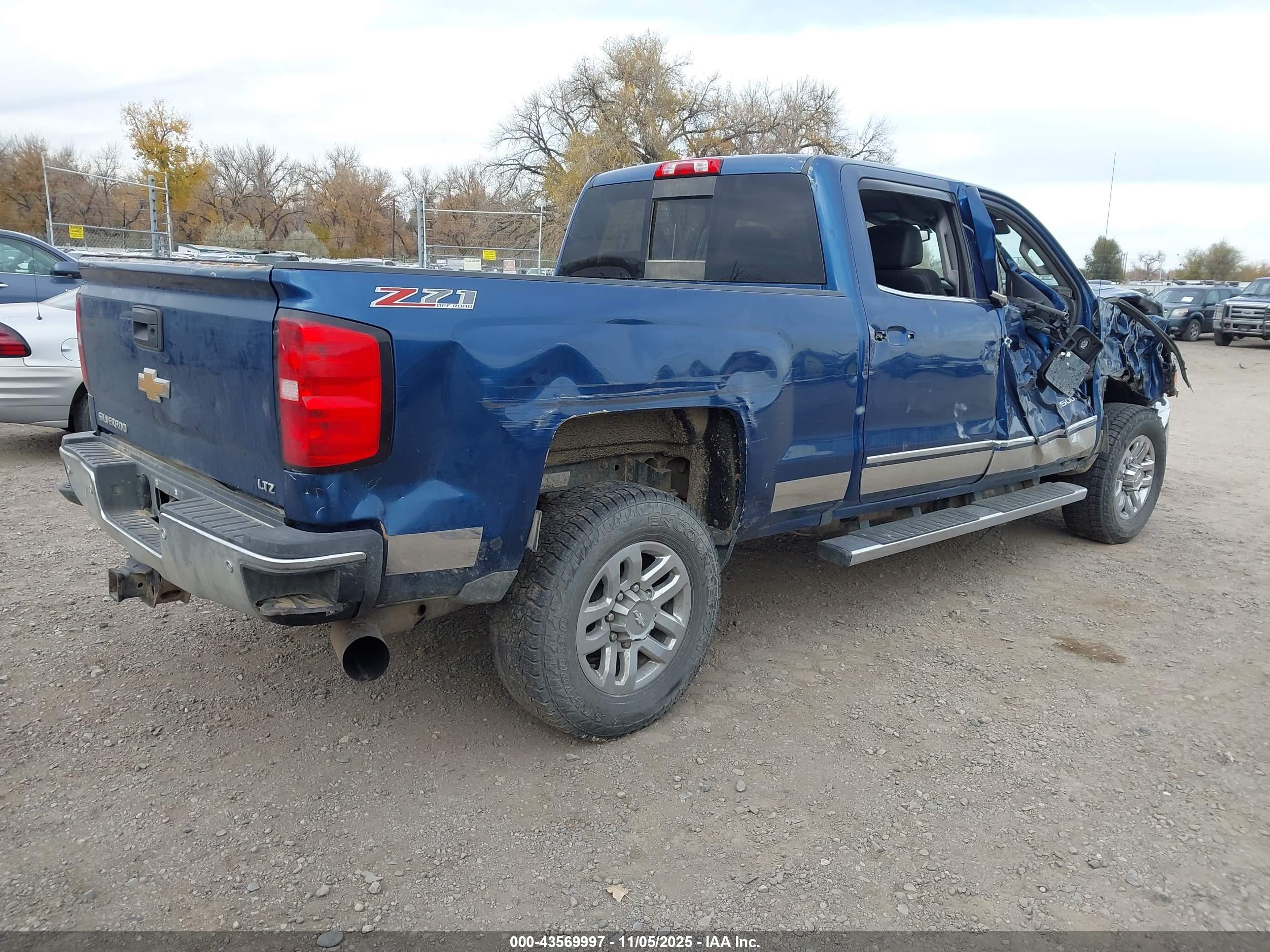 CHEVROLET SILVERADO image 4