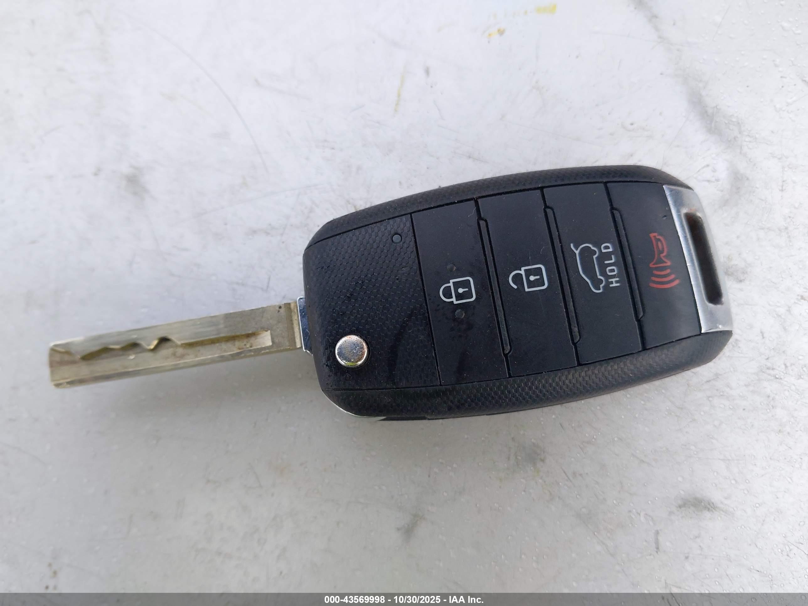 KIA SORENTO image 11