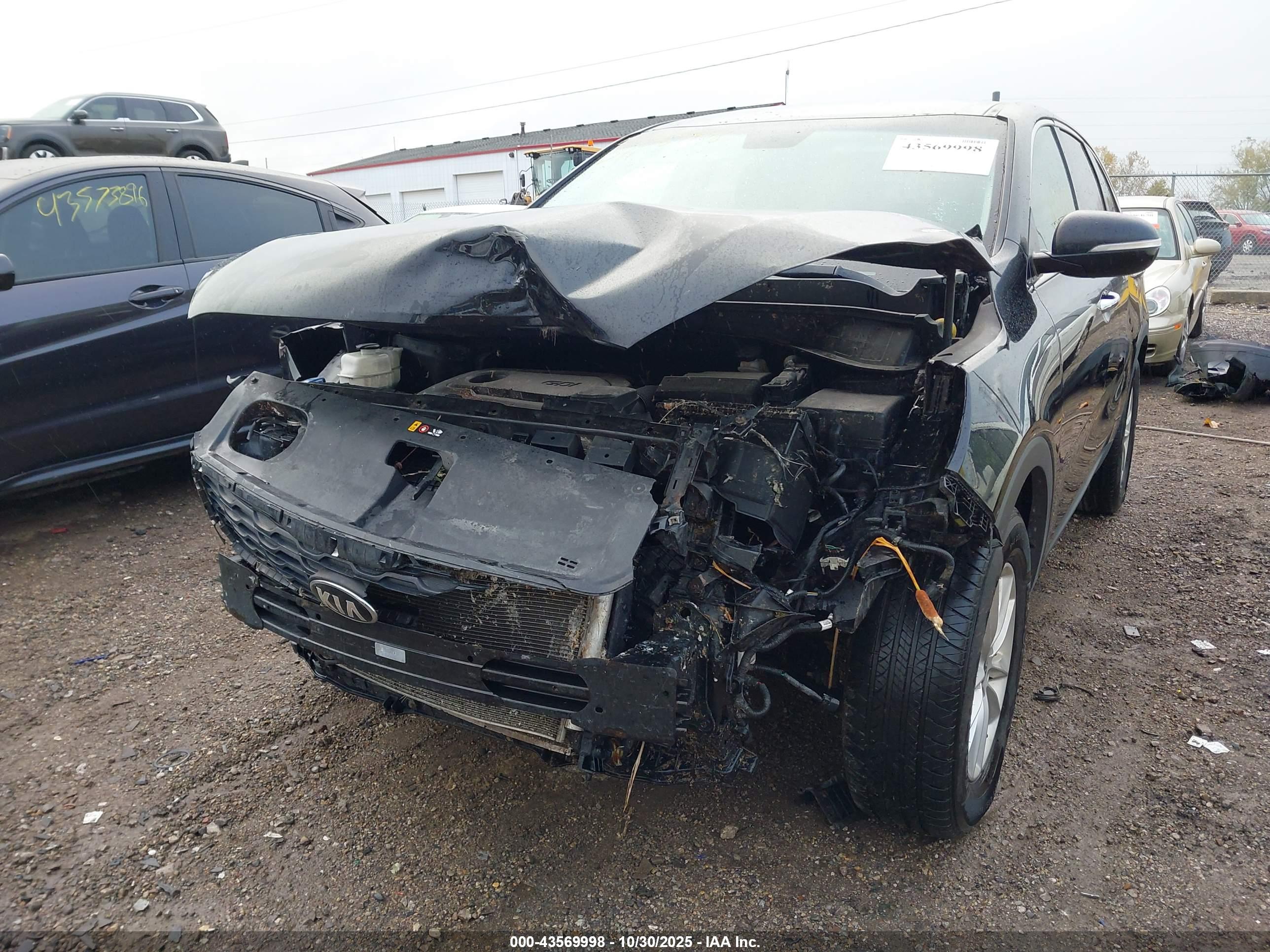 KIA SORENTO image 2