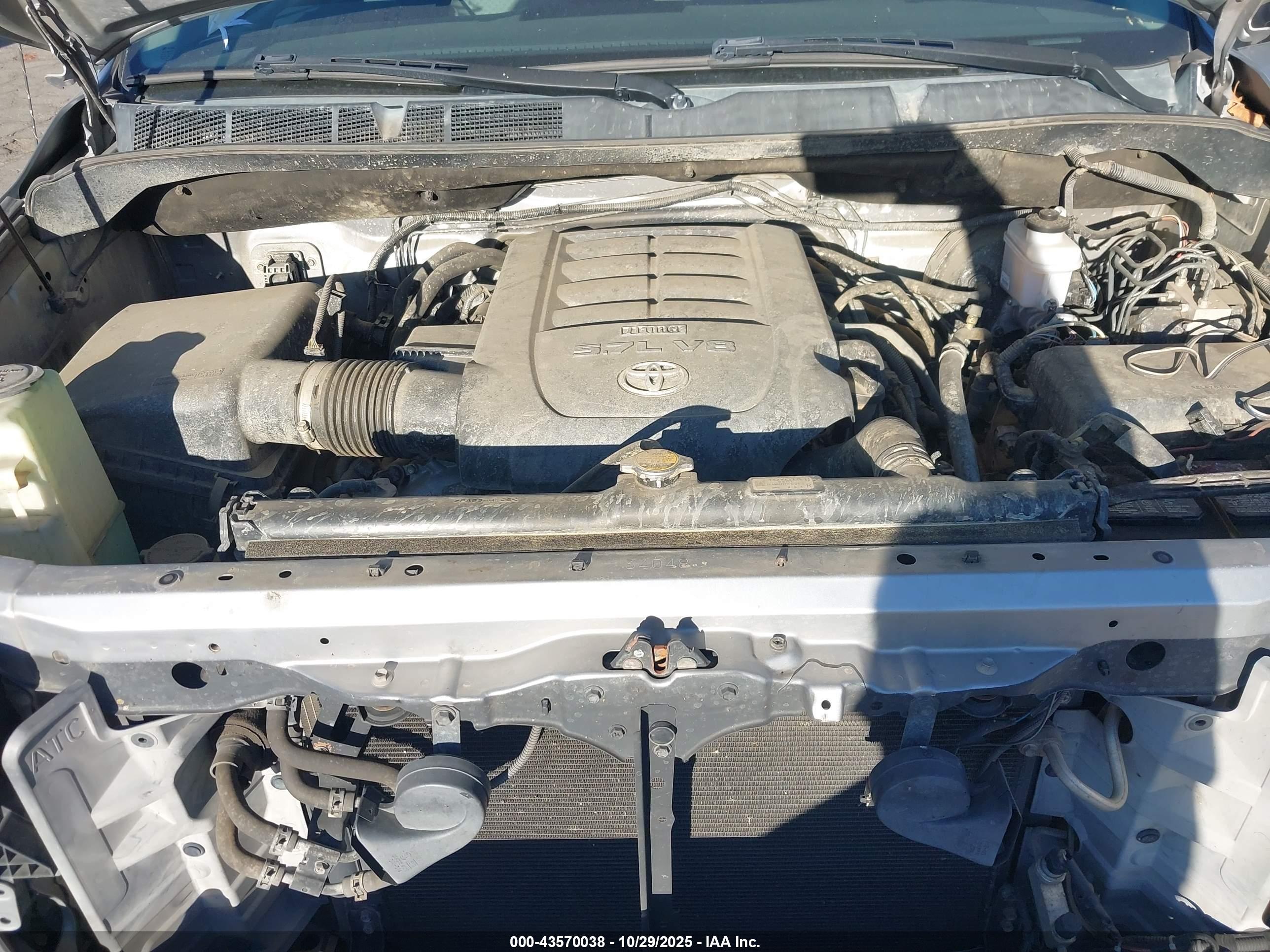 TOYOTA TUNDRA image 10