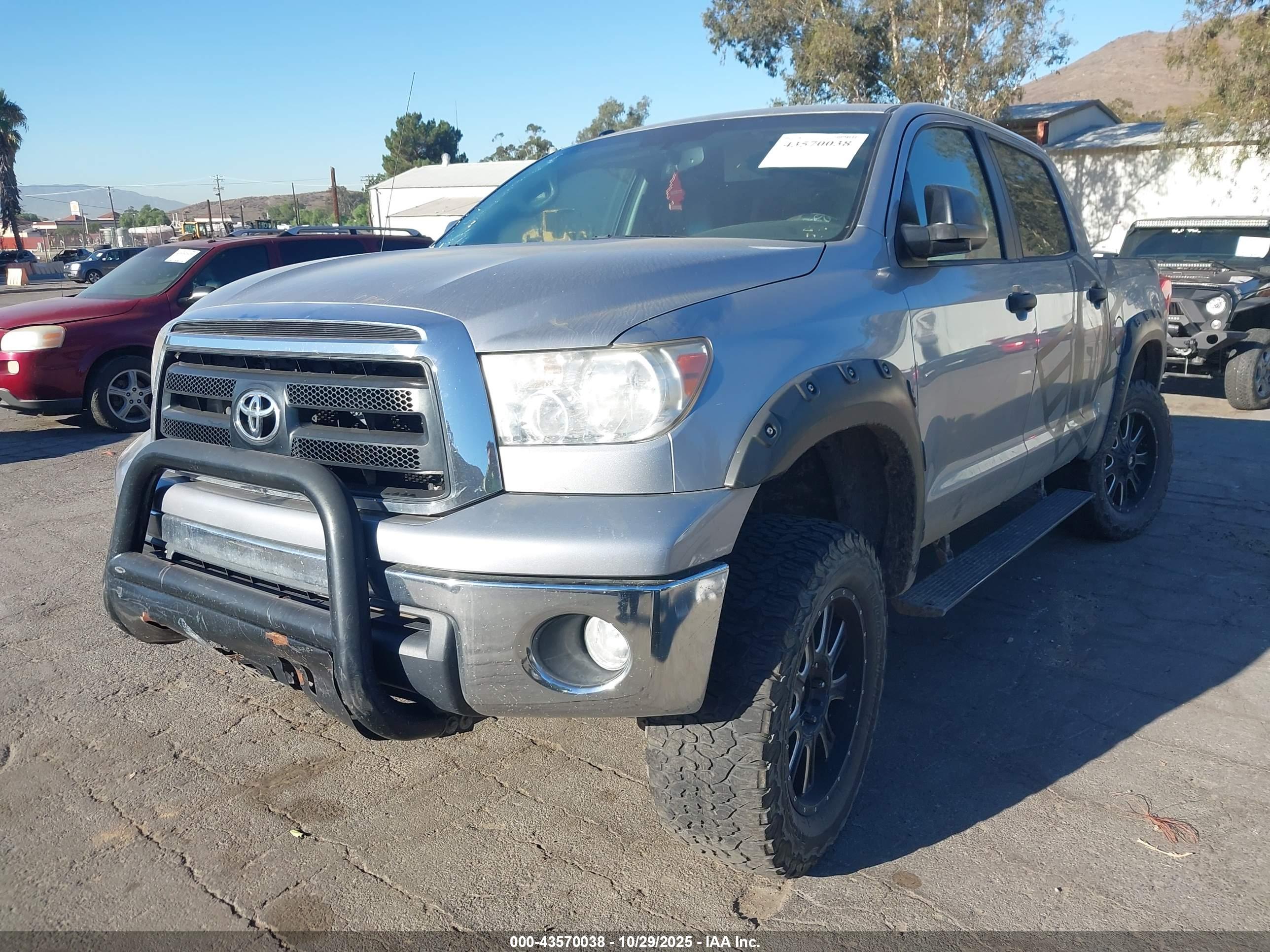 TOYOTA TUNDRA image 2