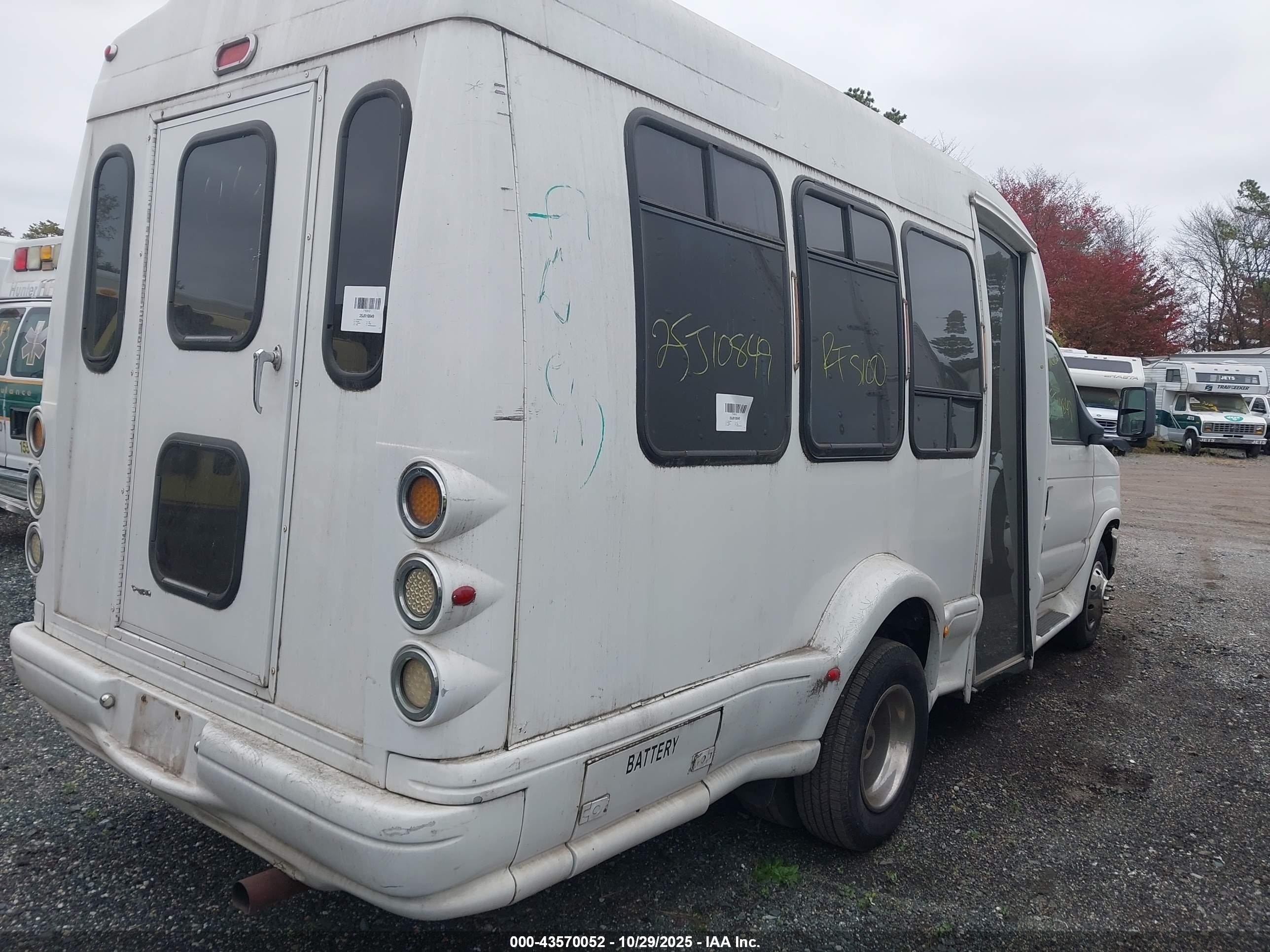 FORD E-350 image 4