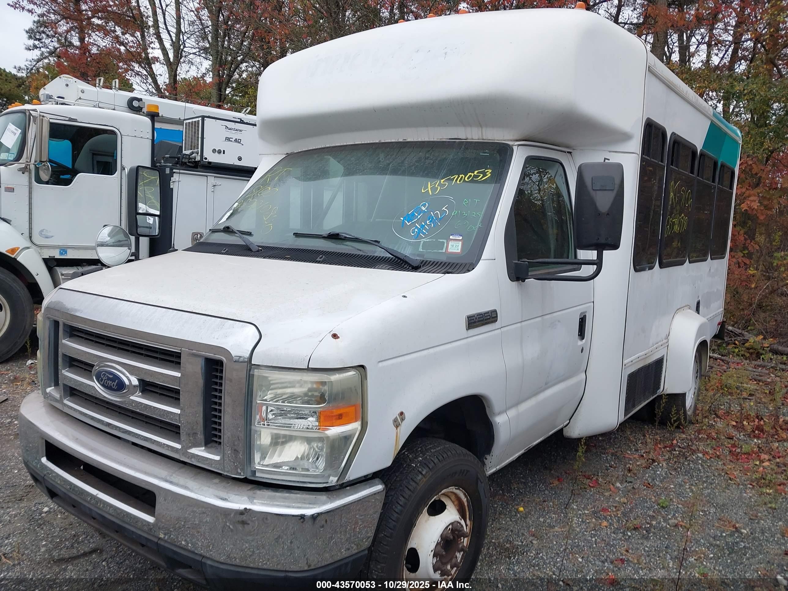 FORD E-350 image 2