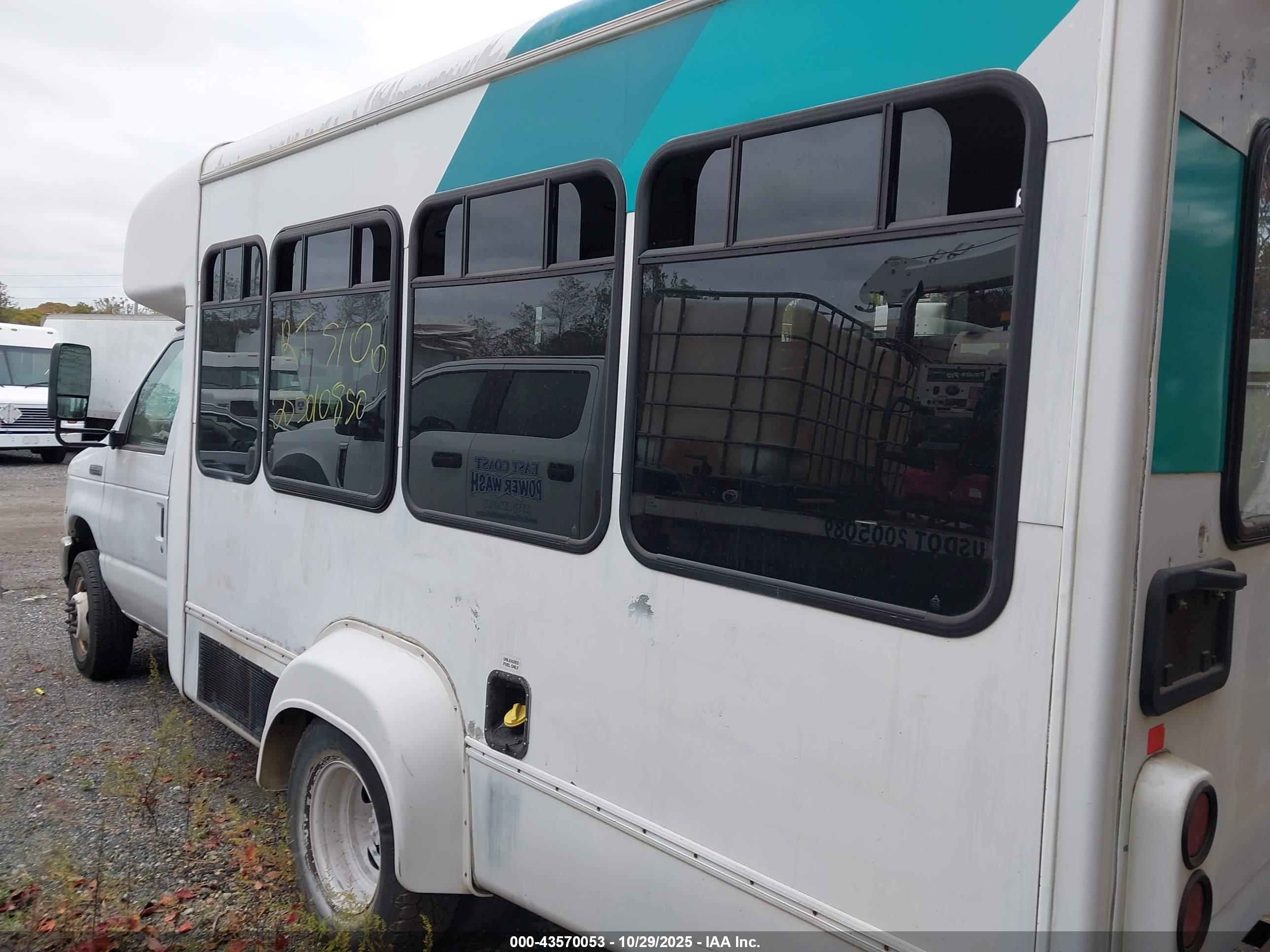 FORD E-350 image 3