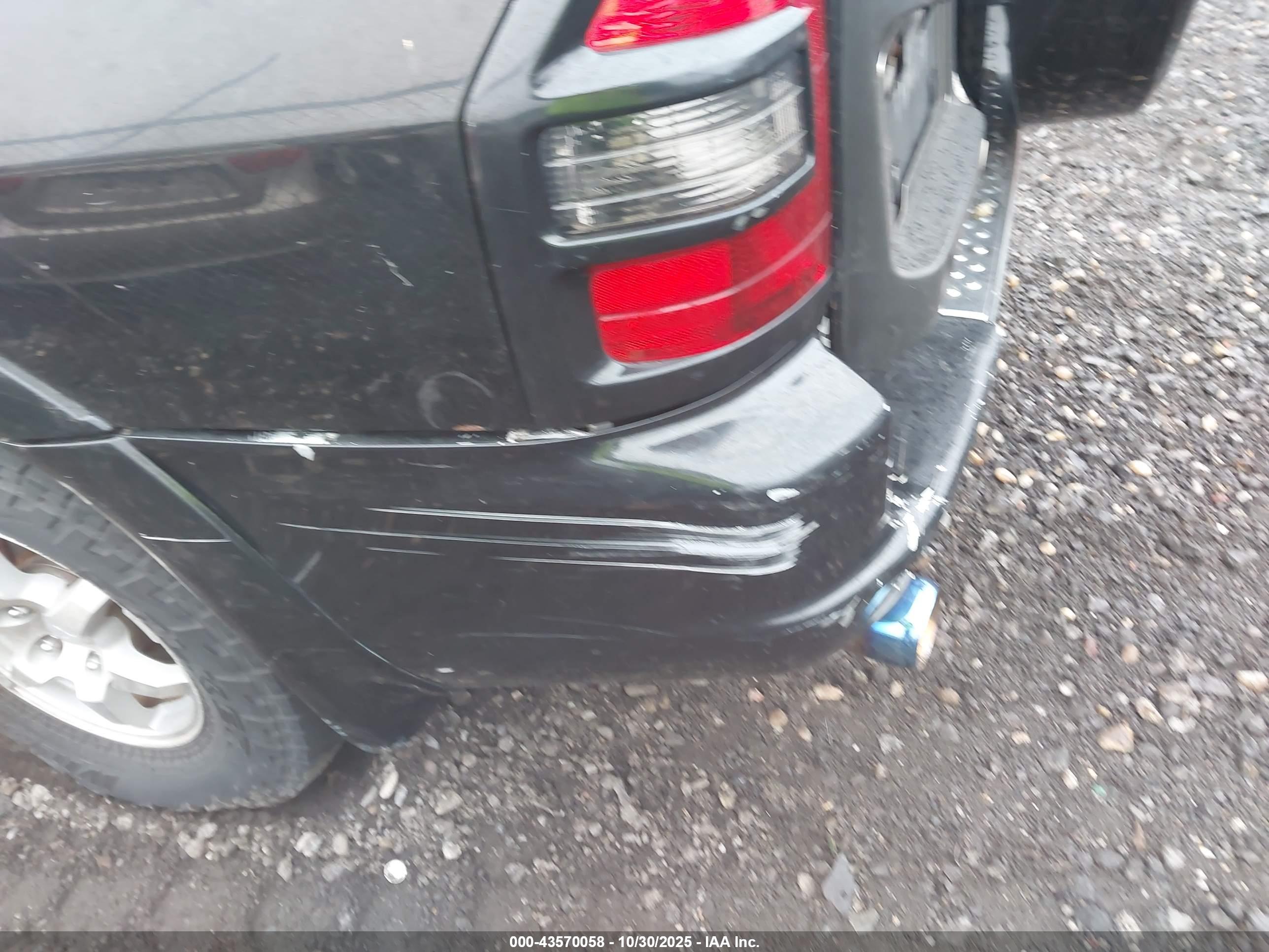 MITSUBISHI MONTERO image 6