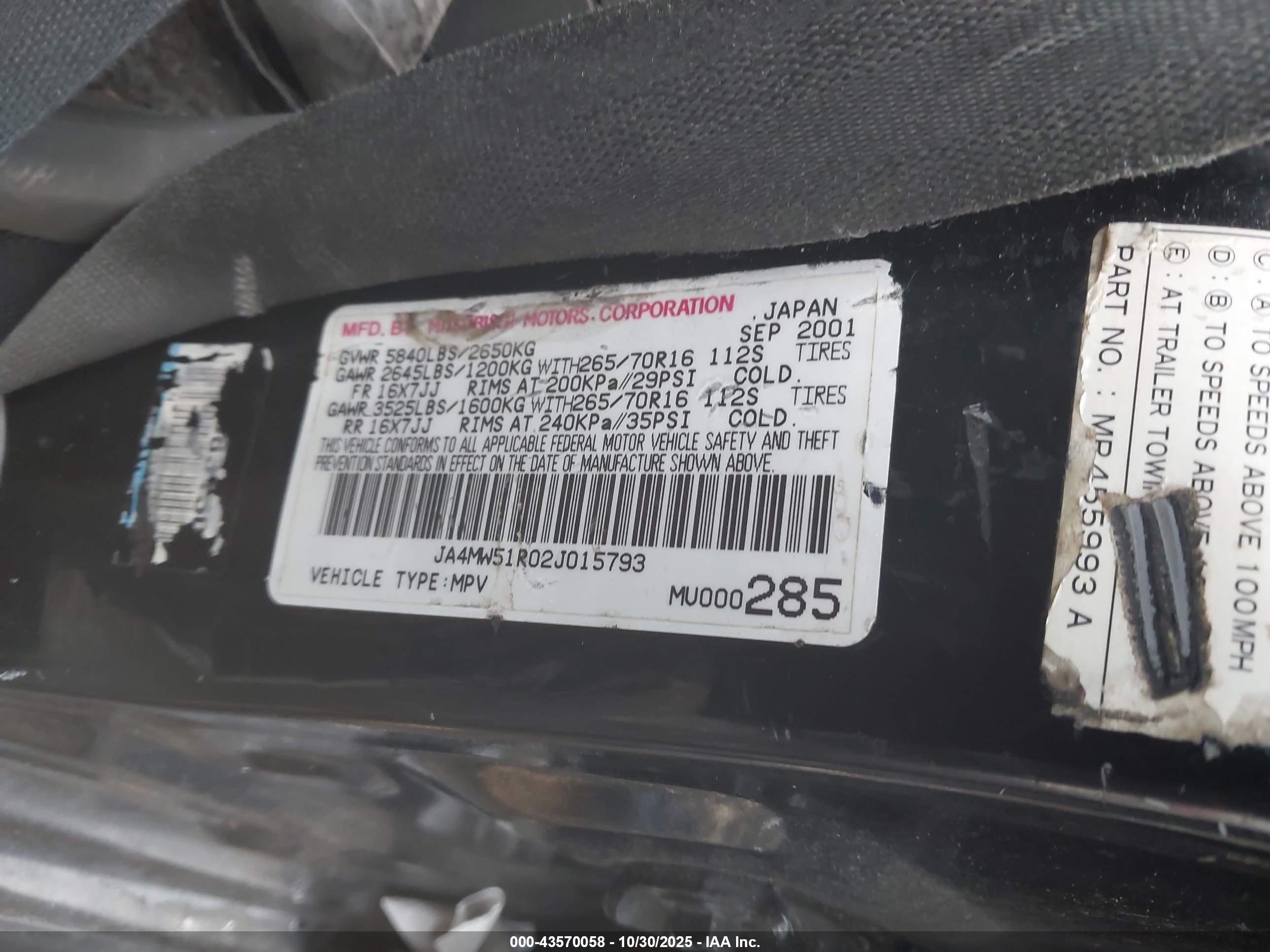 MITSUBISHI MONTERO image 9