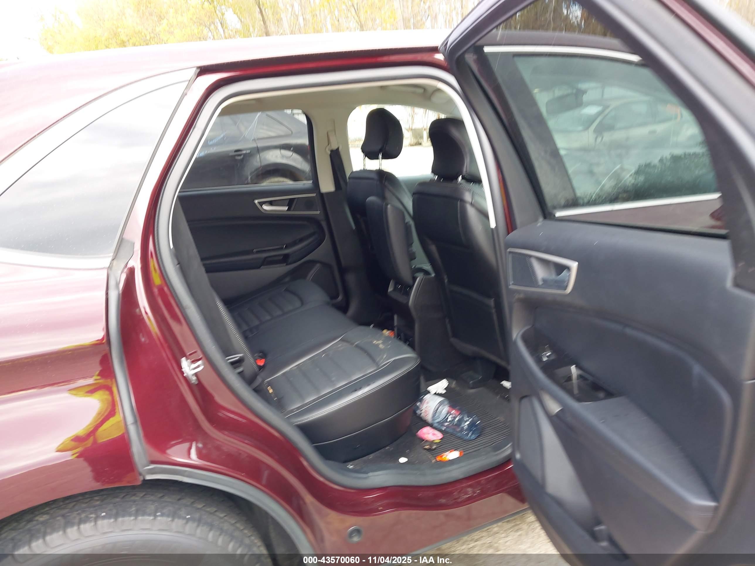 FORD EDGE image 8