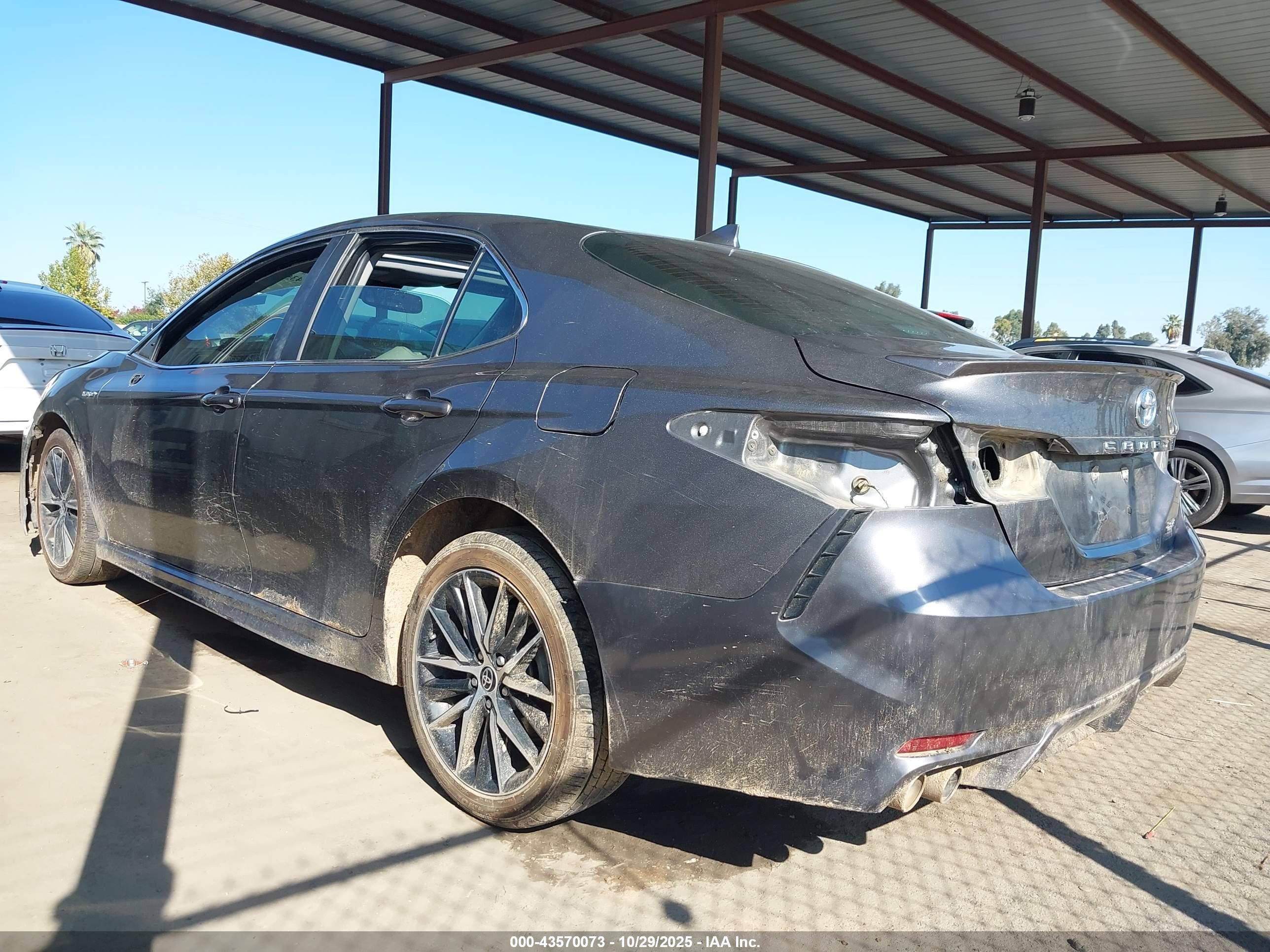 TOYOTA CAMRY image 3