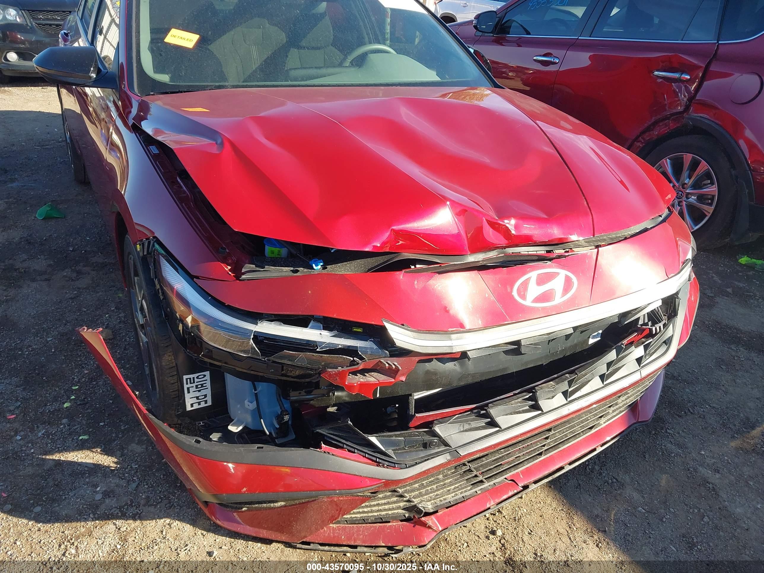 HYUNDAI ELANTRA image 6