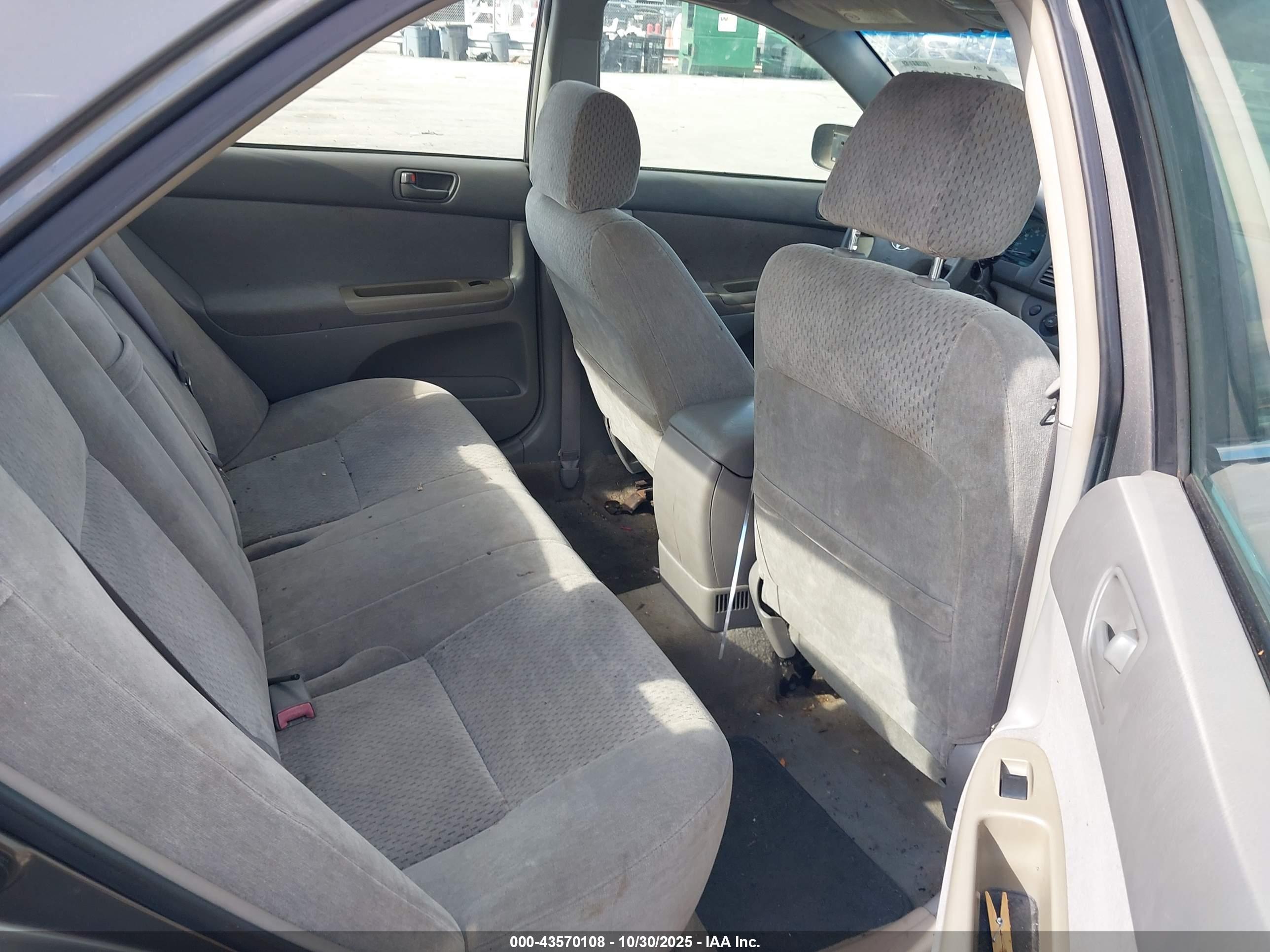 TOYOTA CAMRY image 8