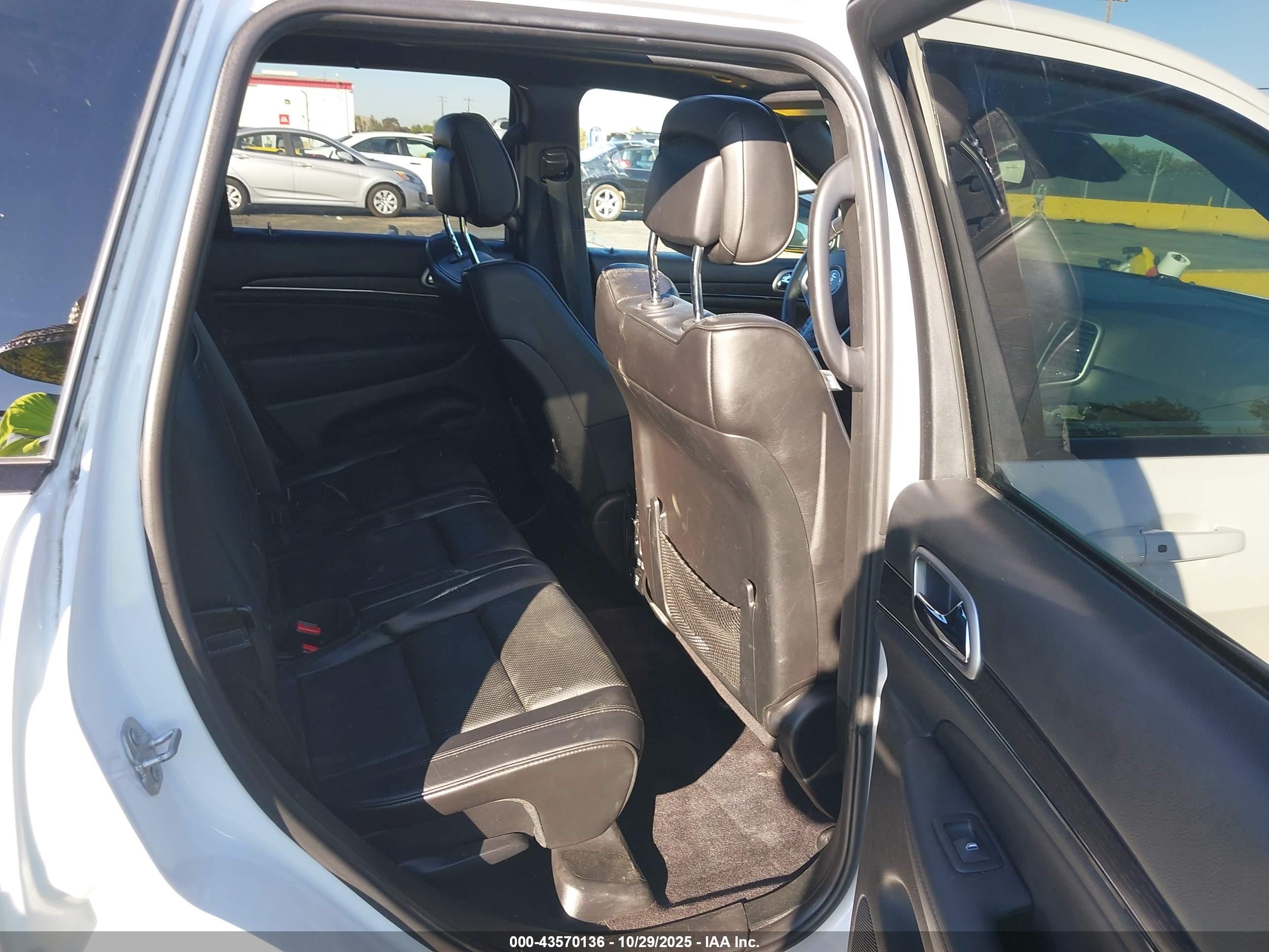 JEEP GRAND image 8