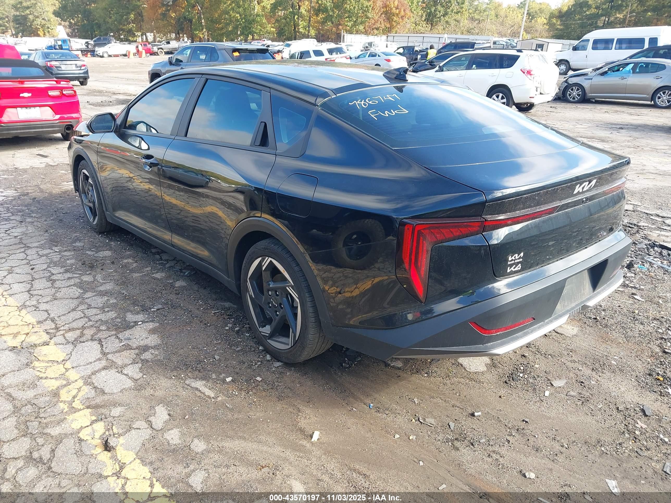 KIA K4 image 3