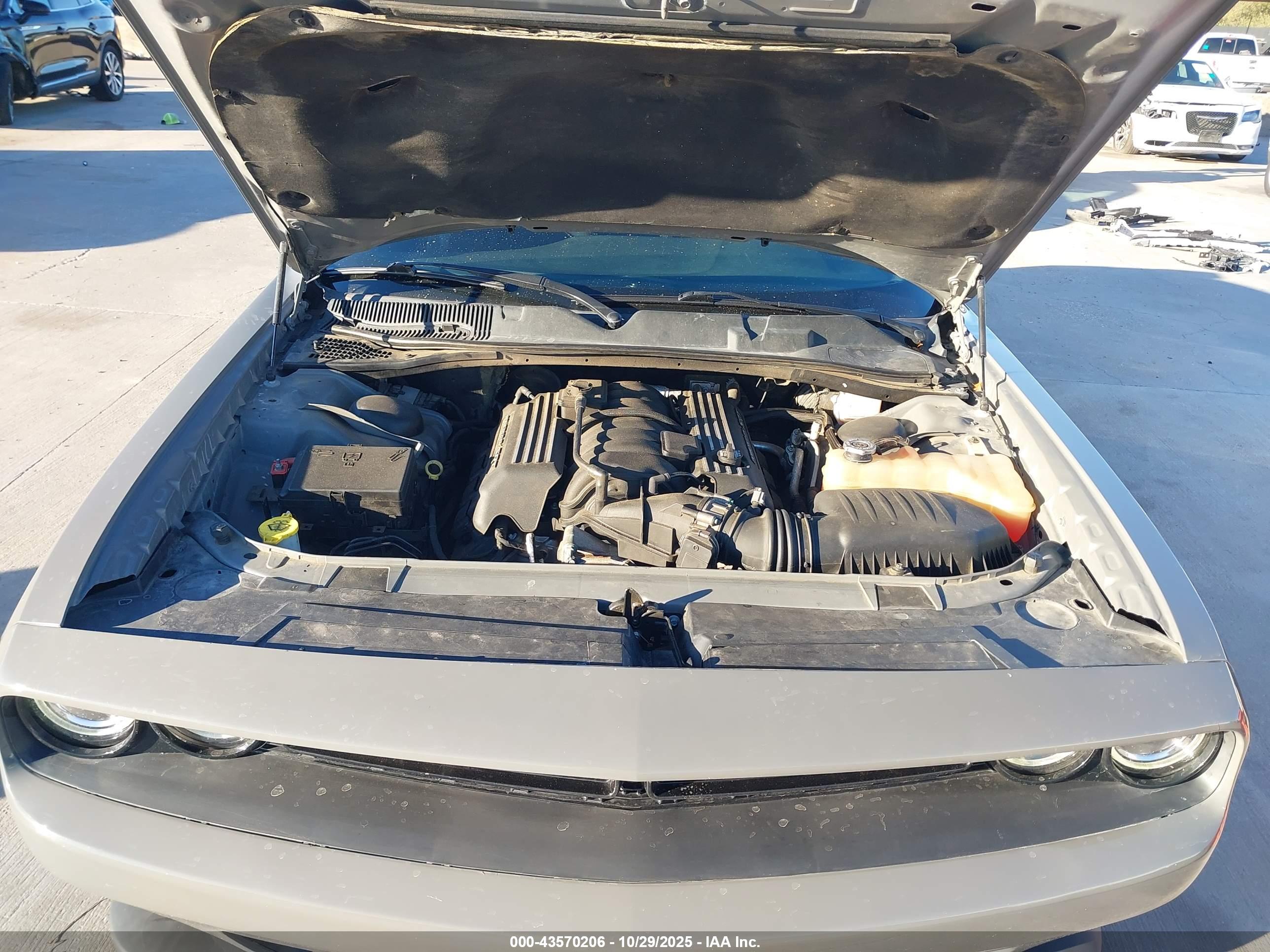 DODGE CHALLENGER image 10