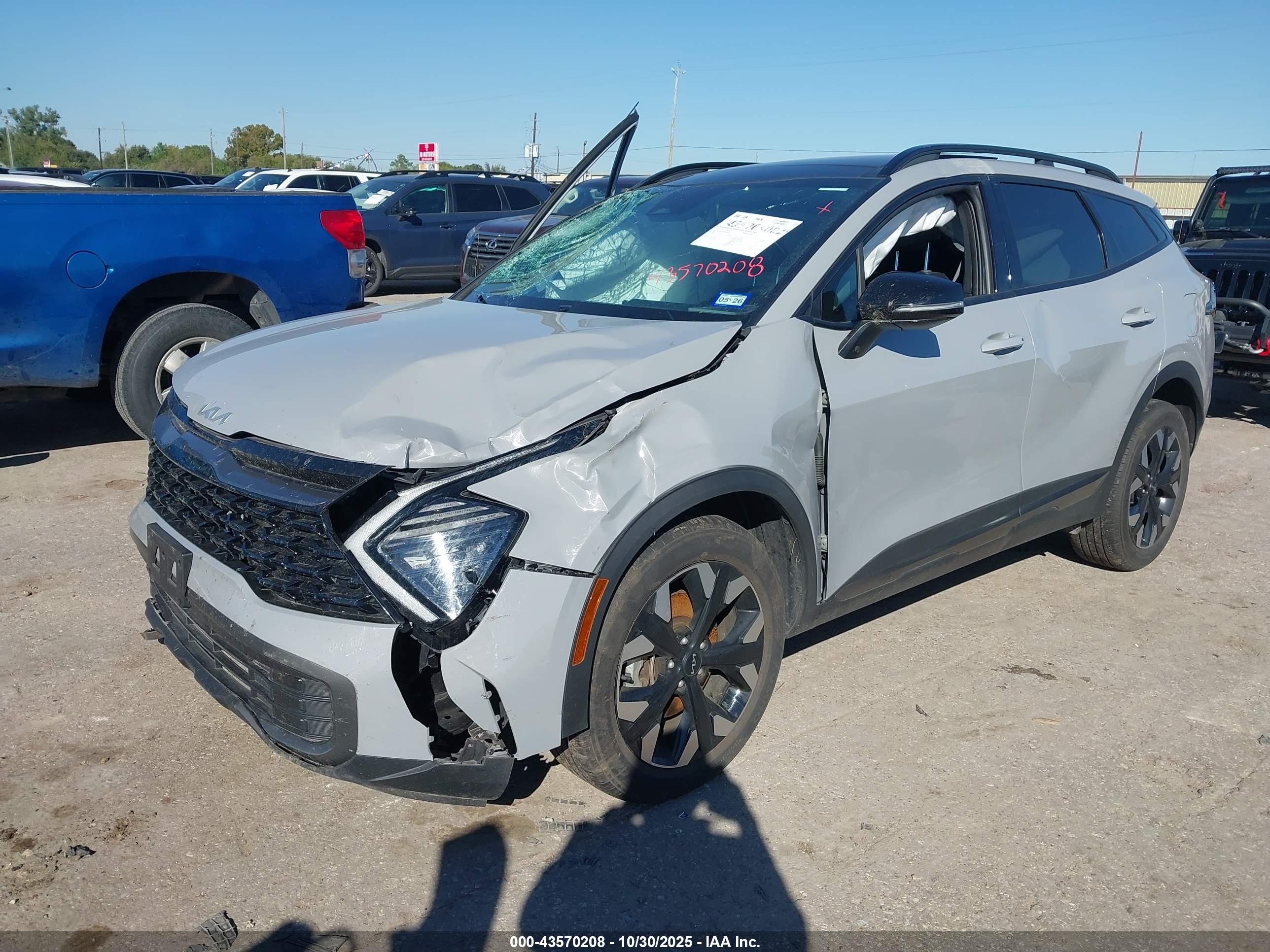 KIA SPORTAGE image 2