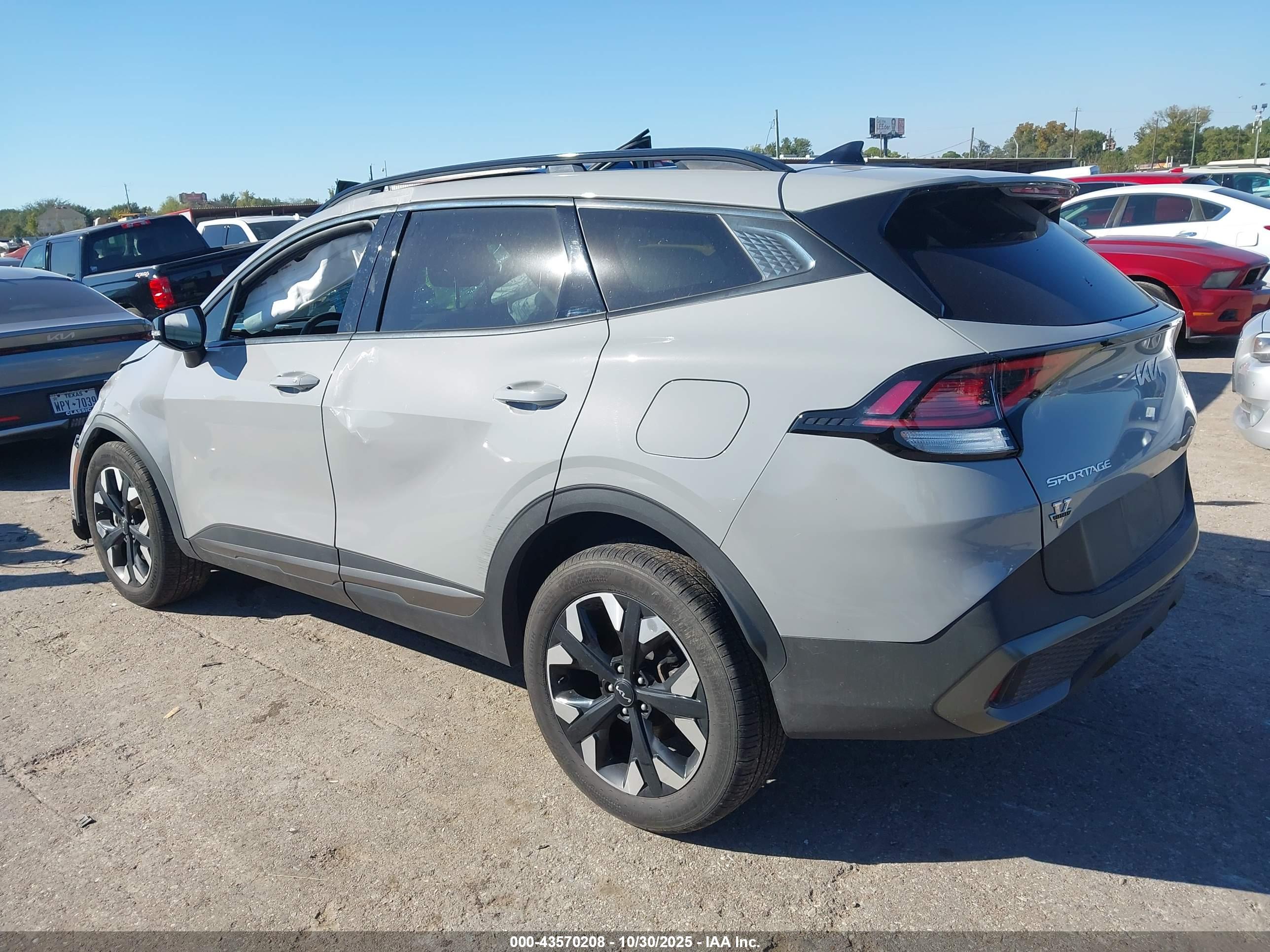 KIA SPORTAGE image 3