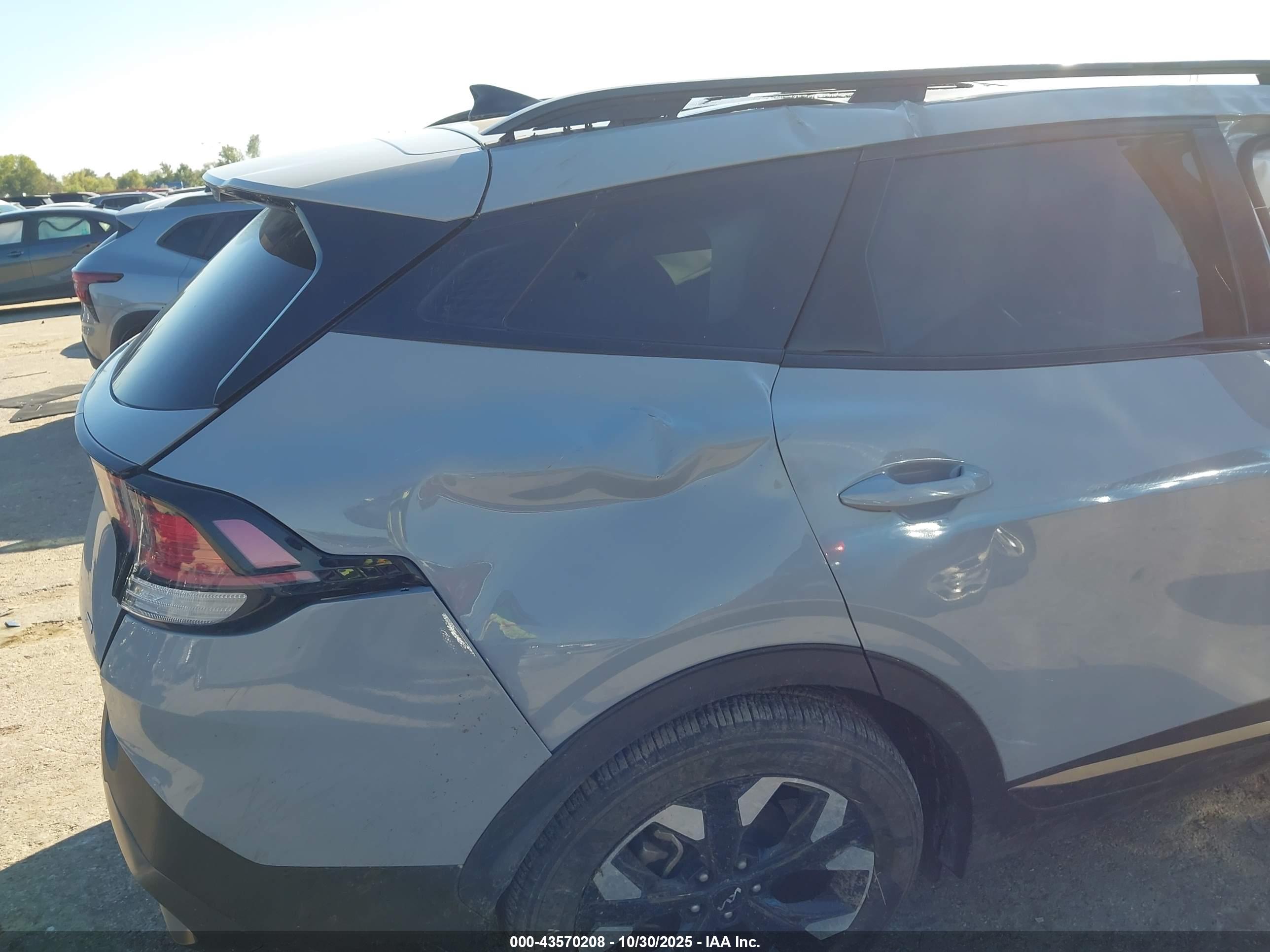 KIA SPORTAGE image 6