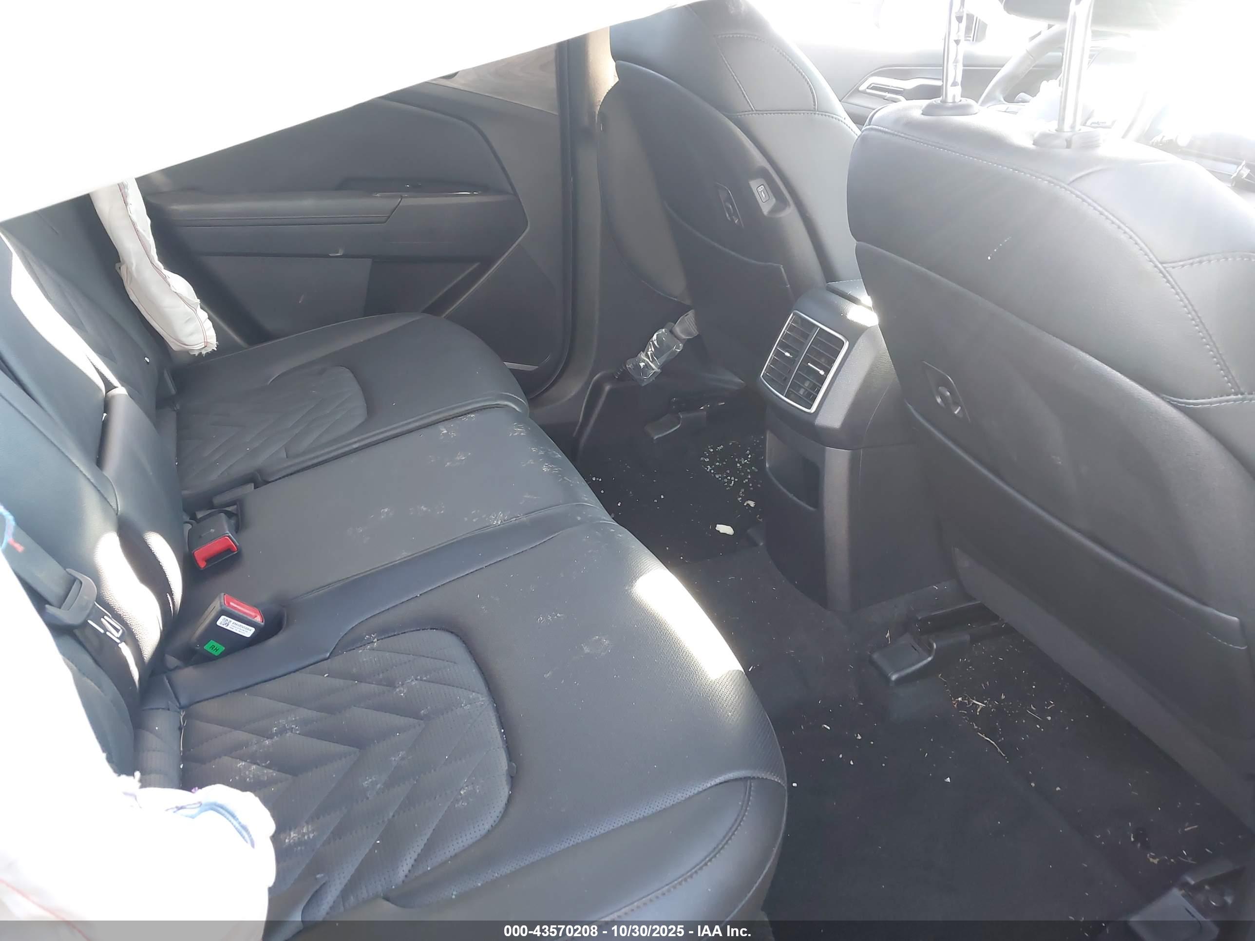 KIA SPORTAGE image 8