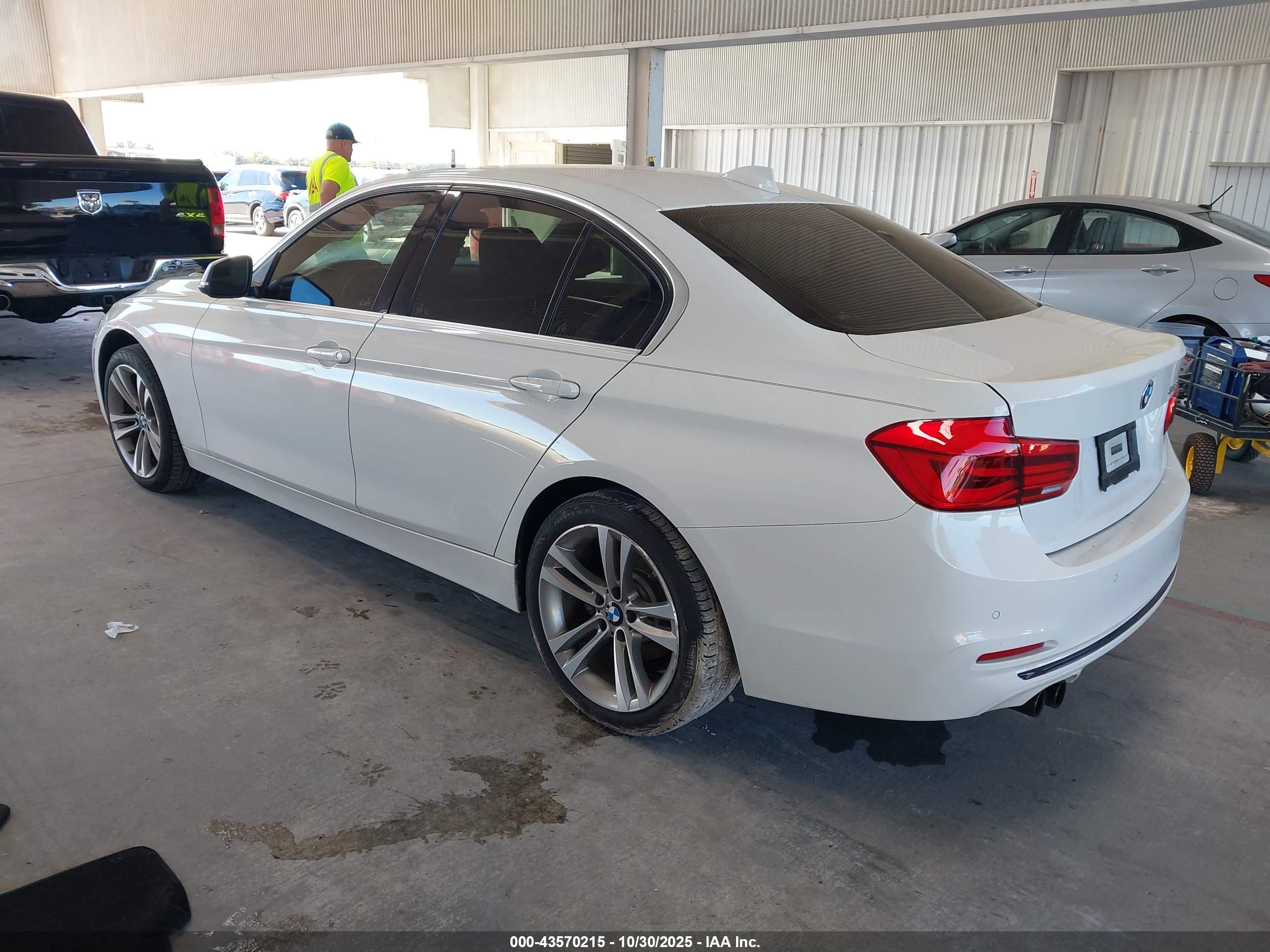 BMW 330I image 3
