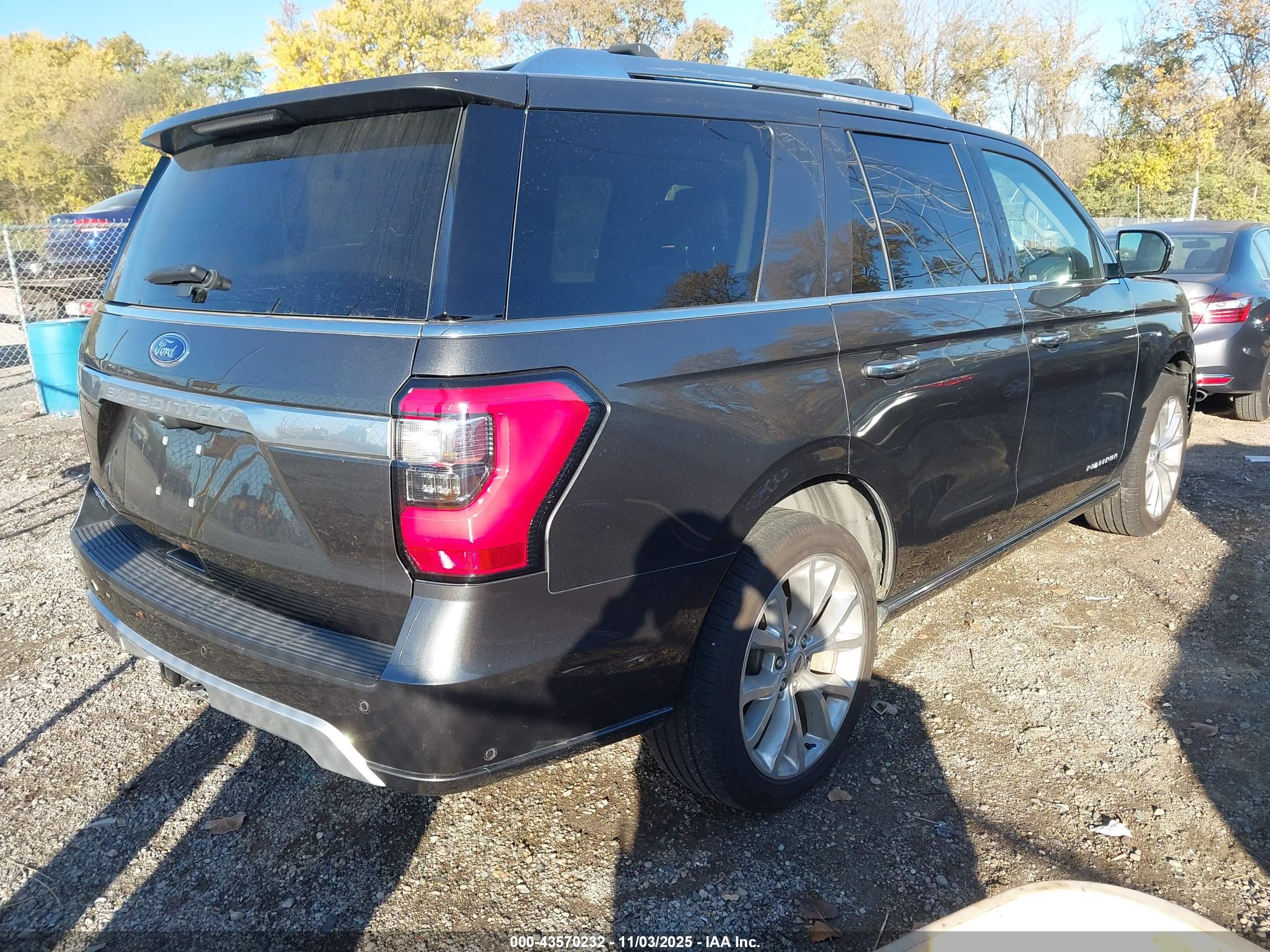 FORD EXPEDITION image 4