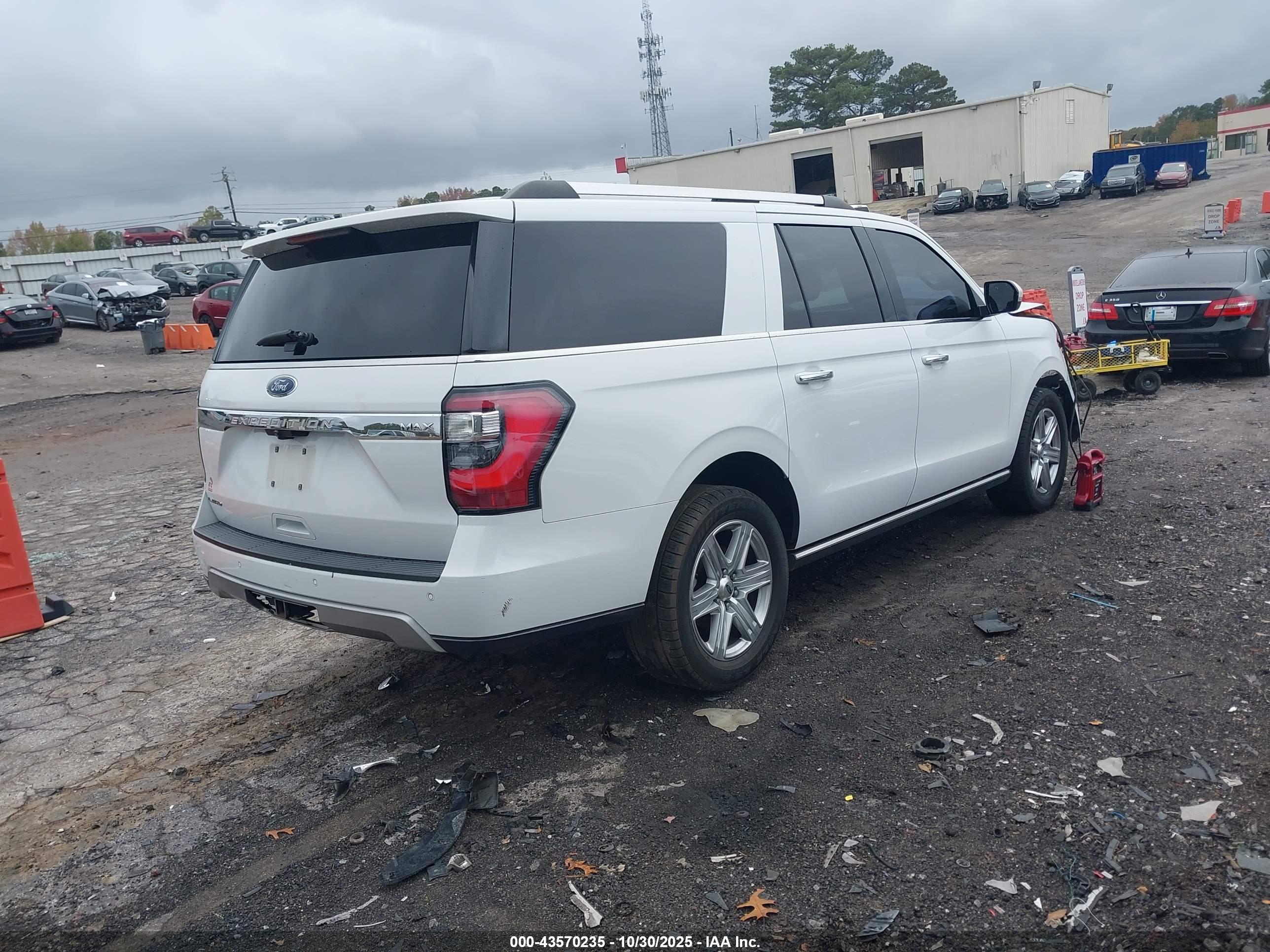 FORD EXPEDITION image 4