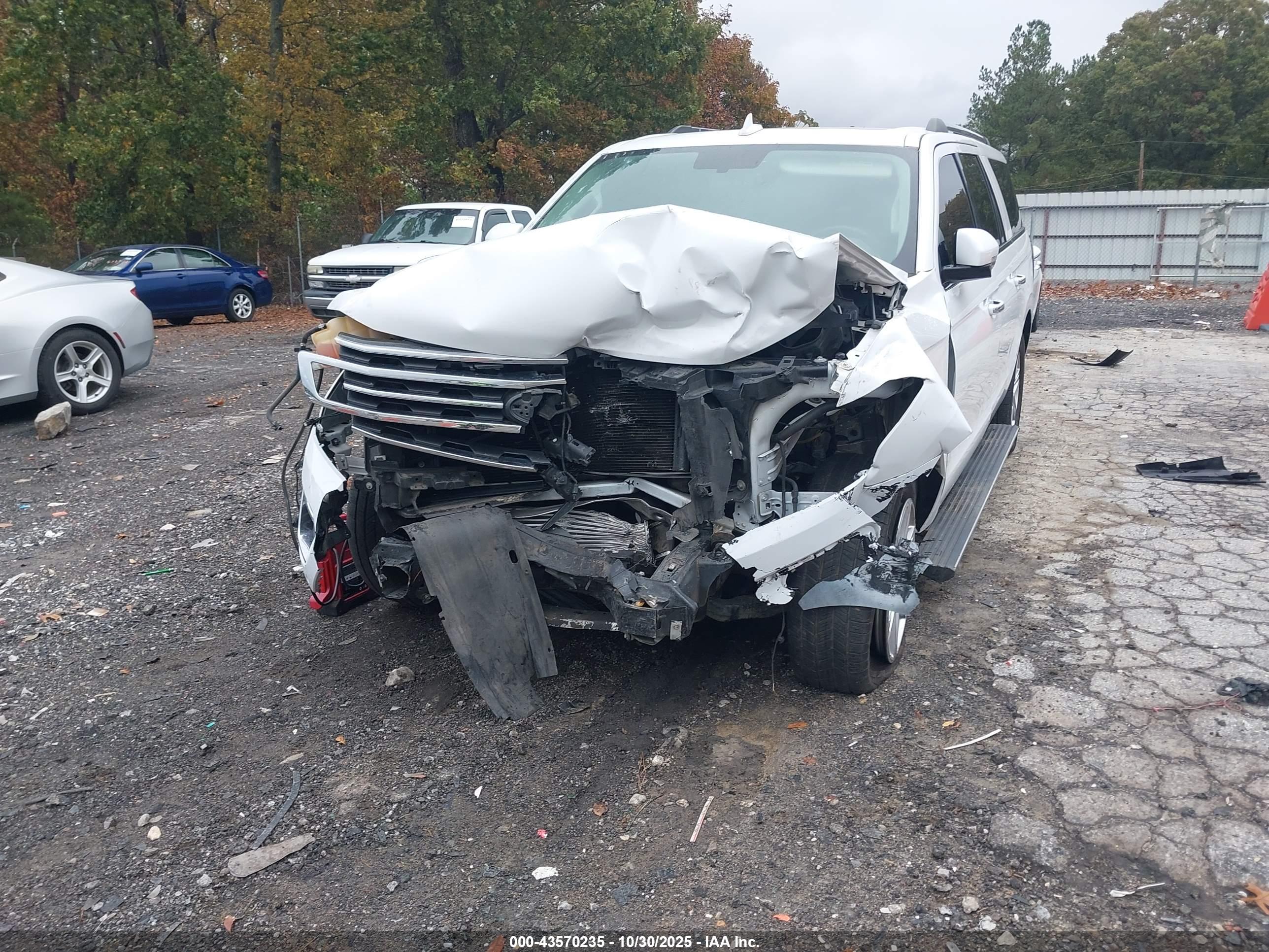 FORD EXPEDITION image 6
