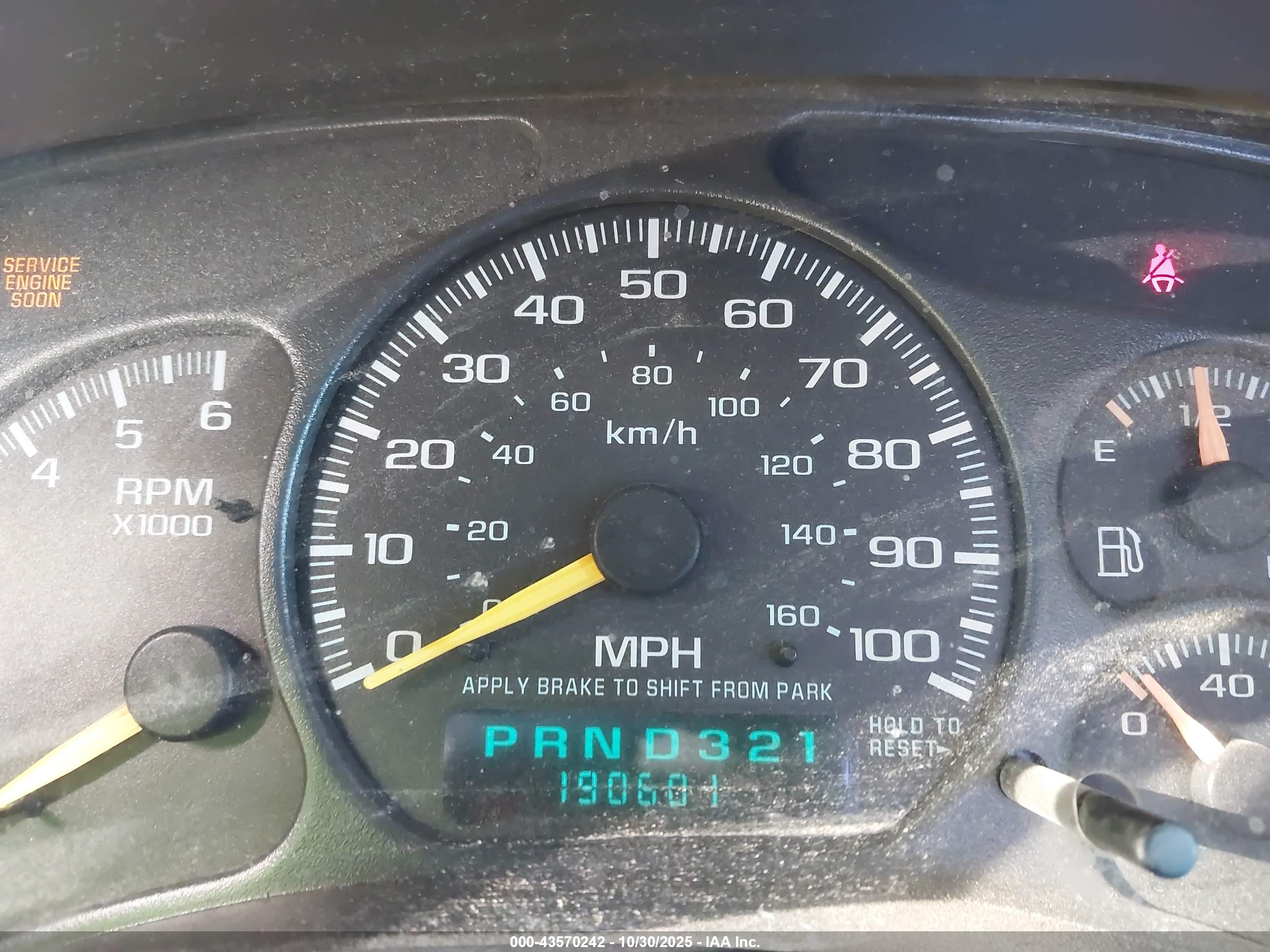 CHEVROLET SILVERADO image 6