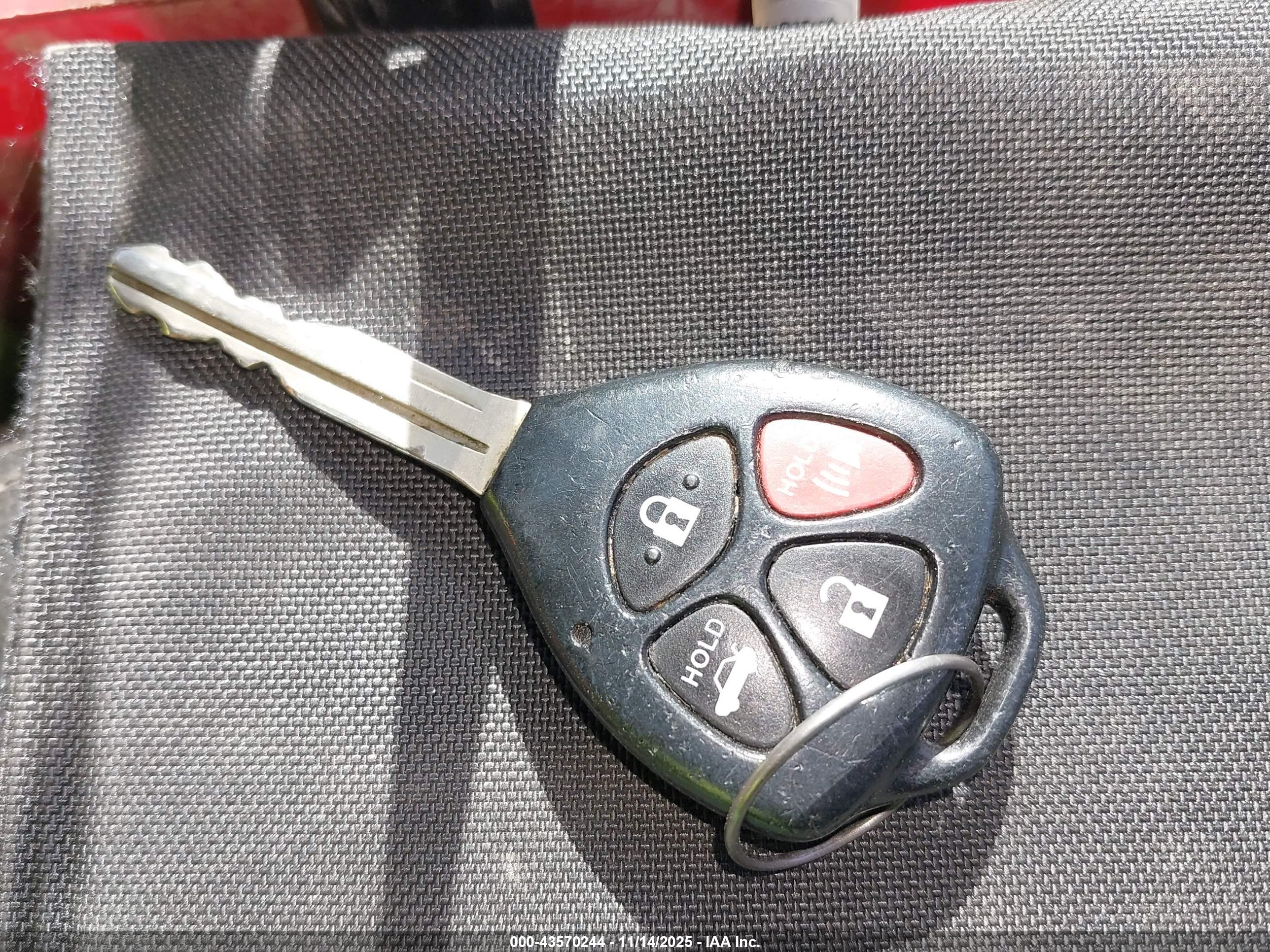 TOYOTA CAMRY image 11