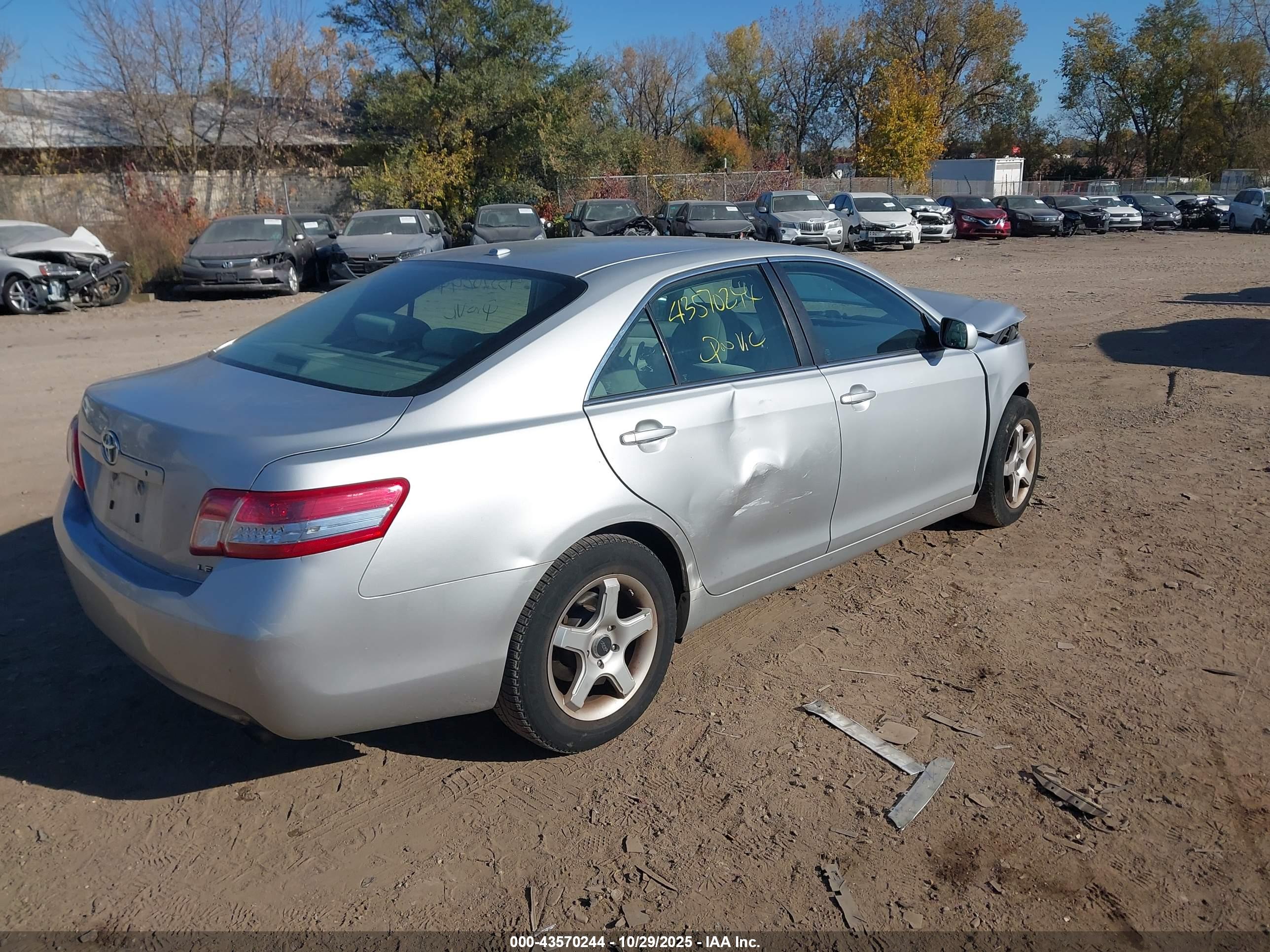 TOYOTA CAMRY image 4