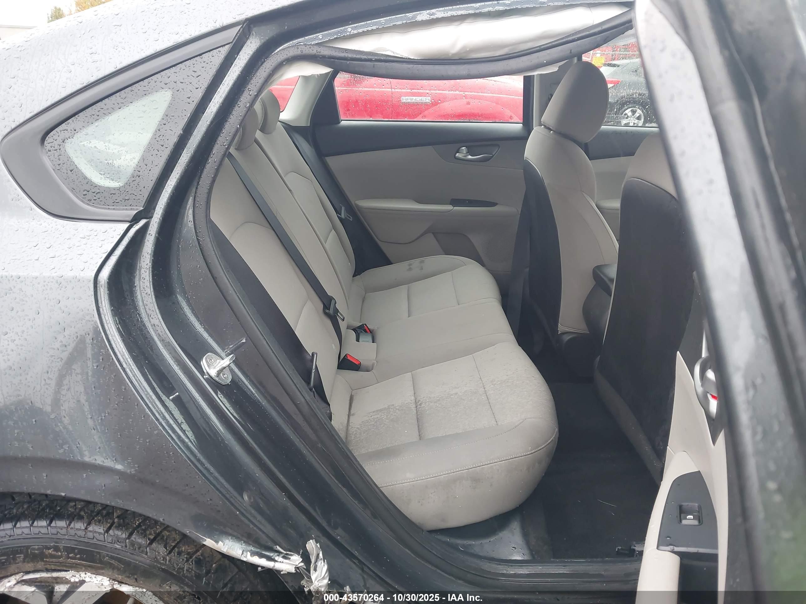 KIA FORTE image 8