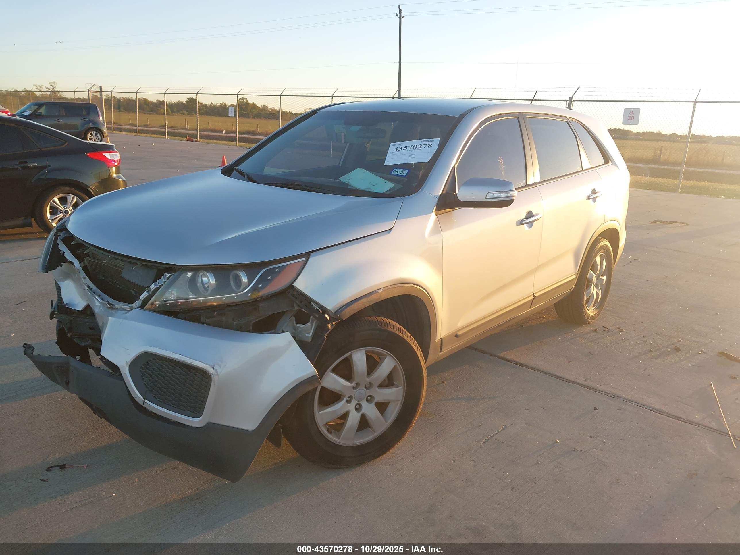 KIA SORENTO image 2