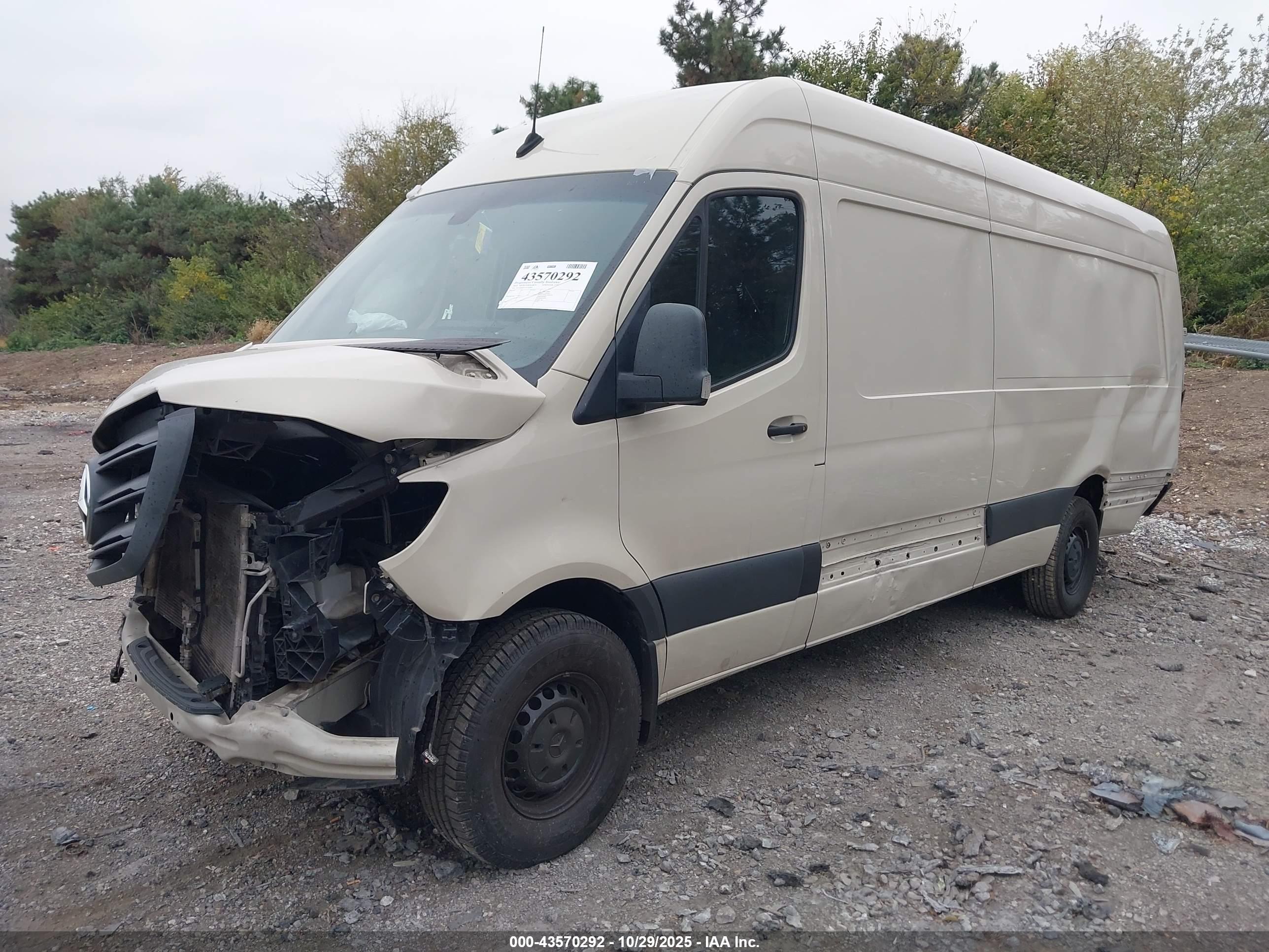 MERCEDES-BENZ SPRINTER image 2