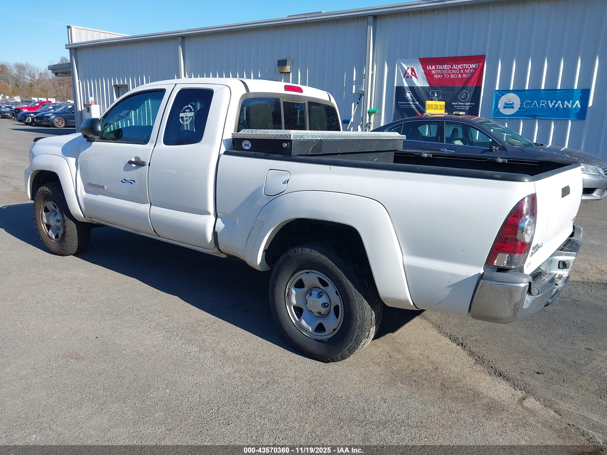 TOYOTA TACOMA image 3