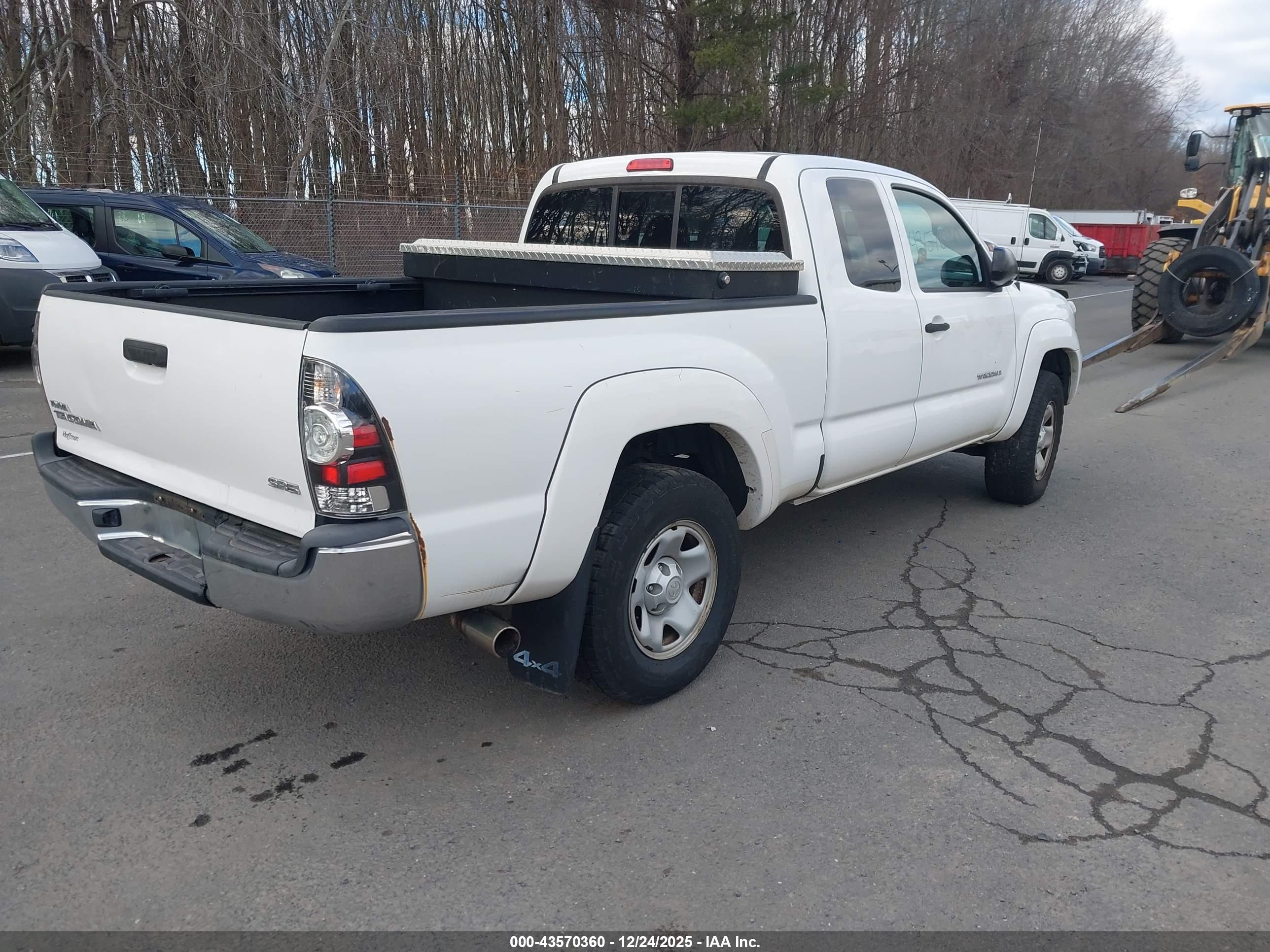 TOYOTA TACOMA image 4