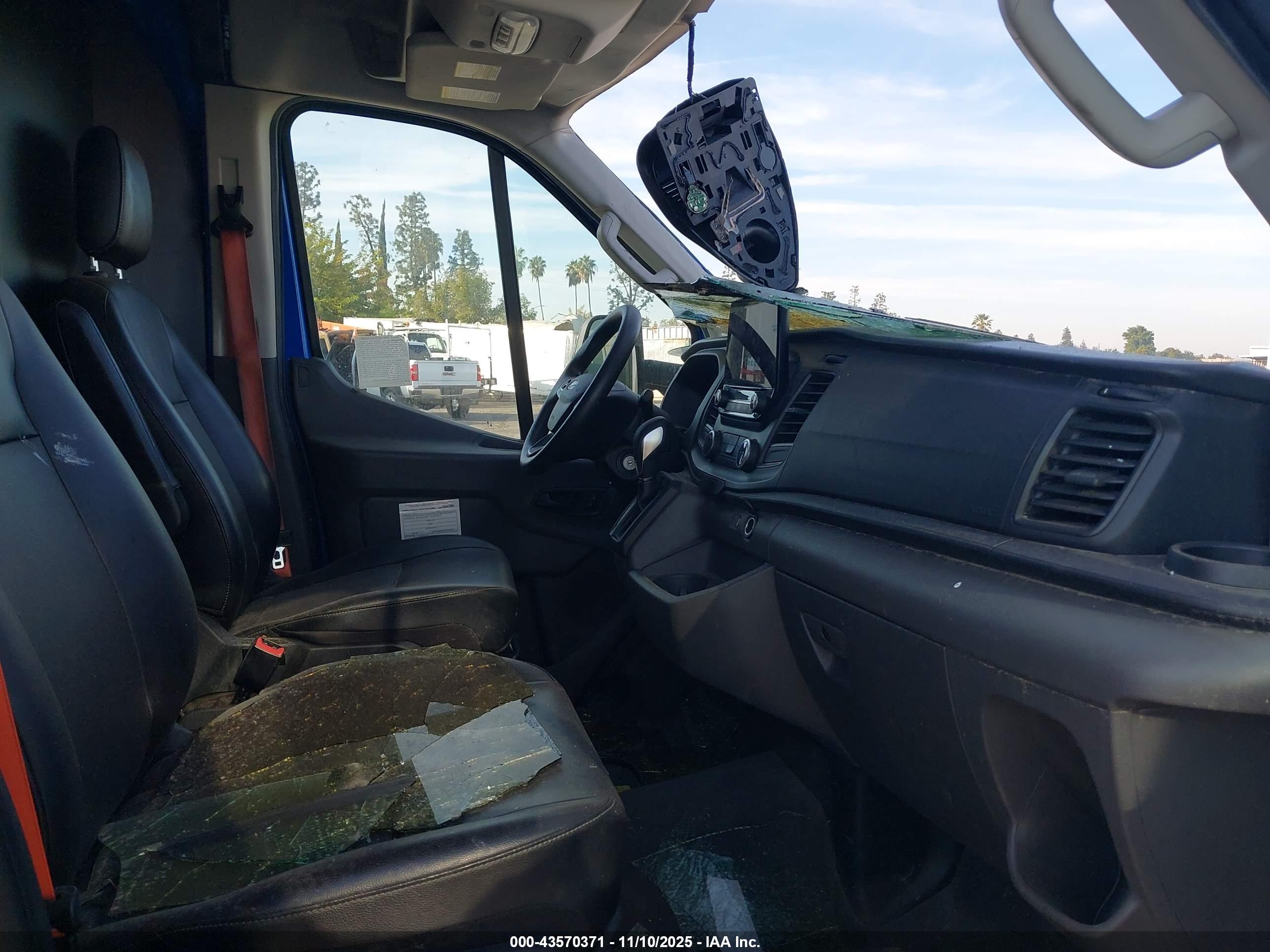 FORD TRANSIT-250 image 5