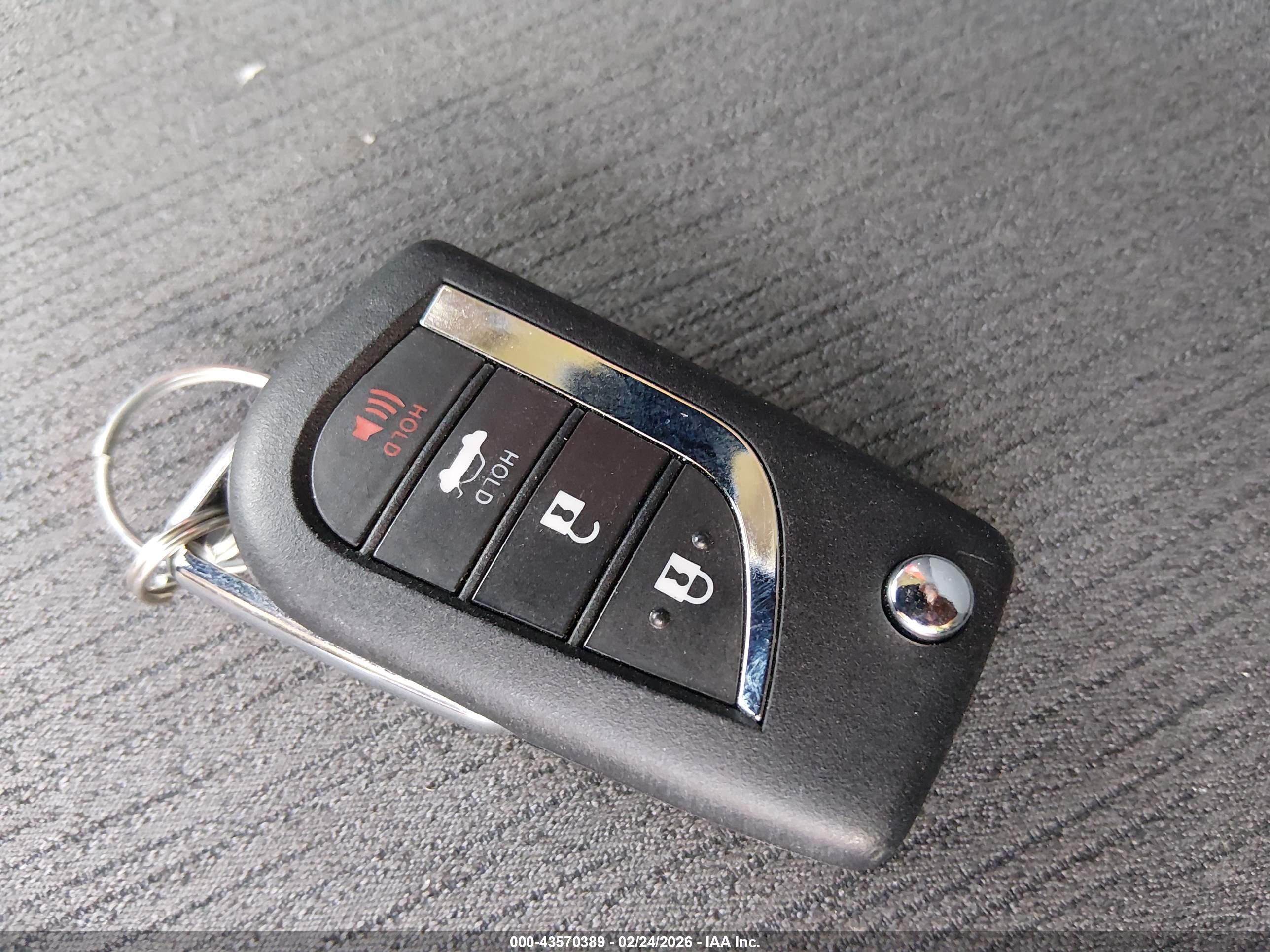 TOYOTA CAMRY image 11