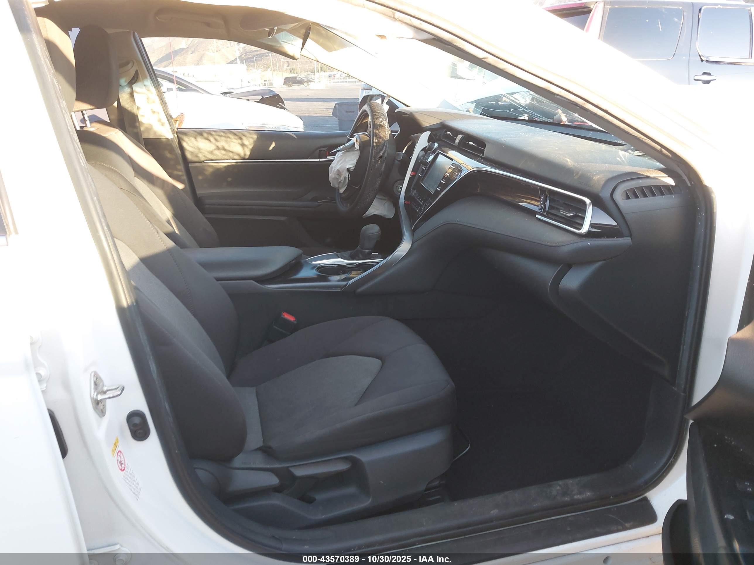 TOYOTA CAMRY image 5