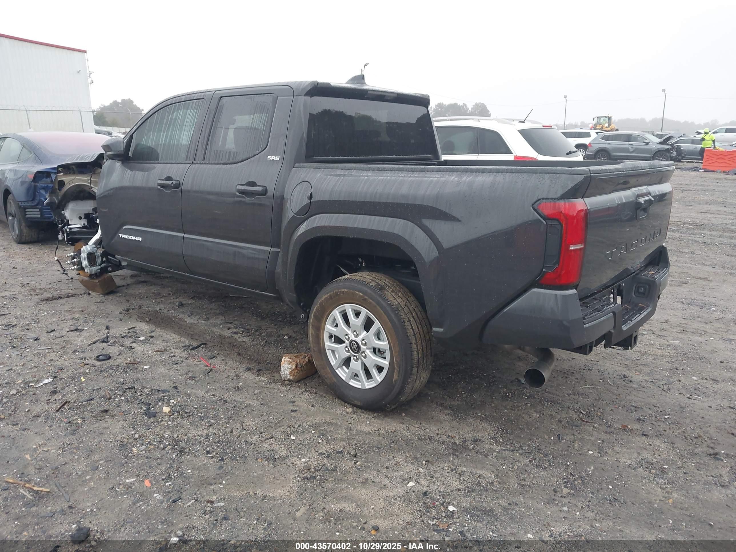 TOYOTA TACOMA image 3