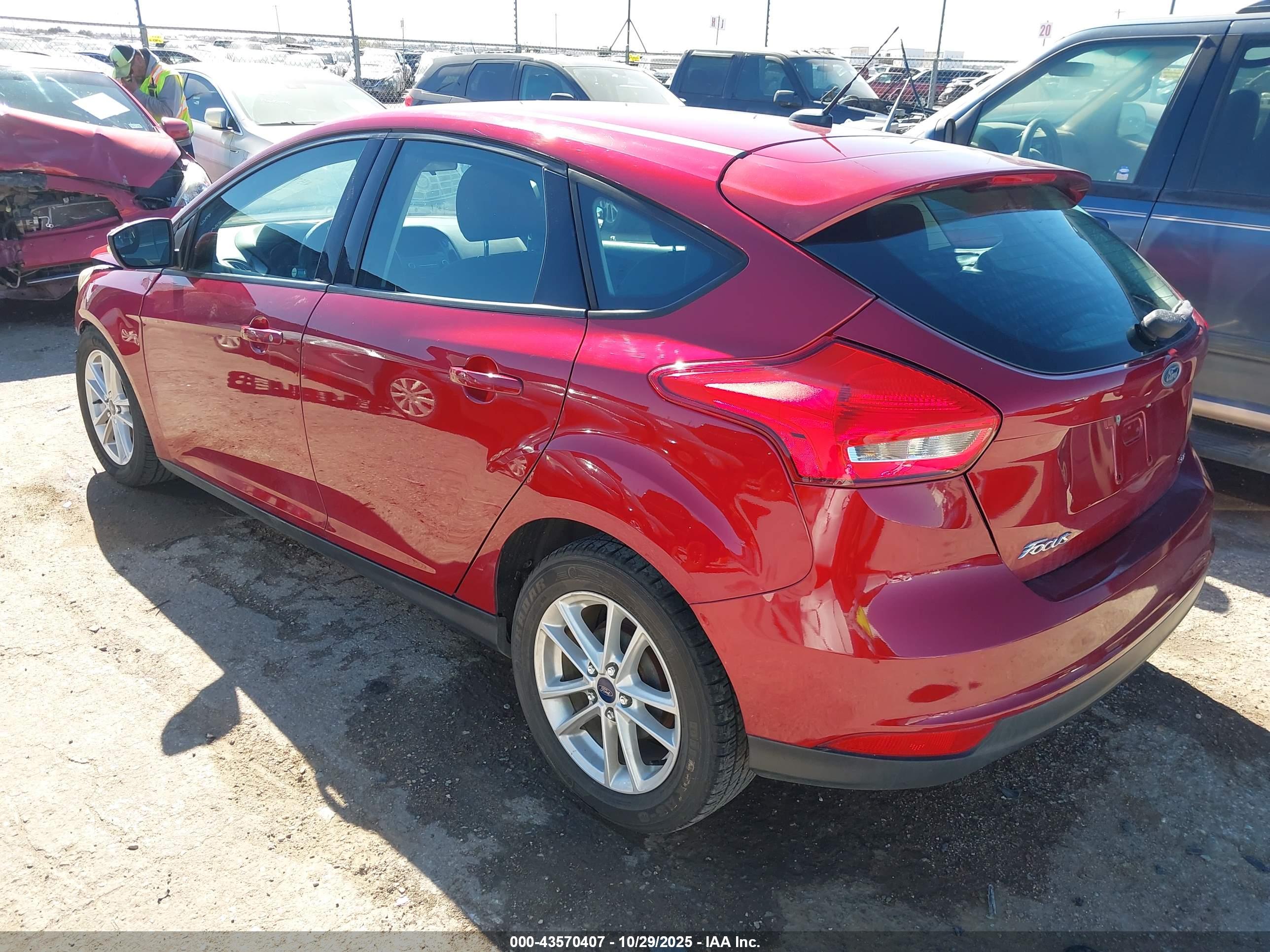 FORD FOCUS image 3